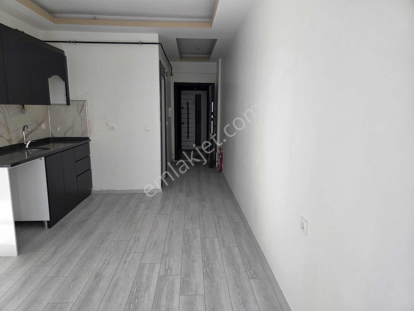 Ofis Salih Kaya Plazada Satılık Yol Cephesi - Görsel 18