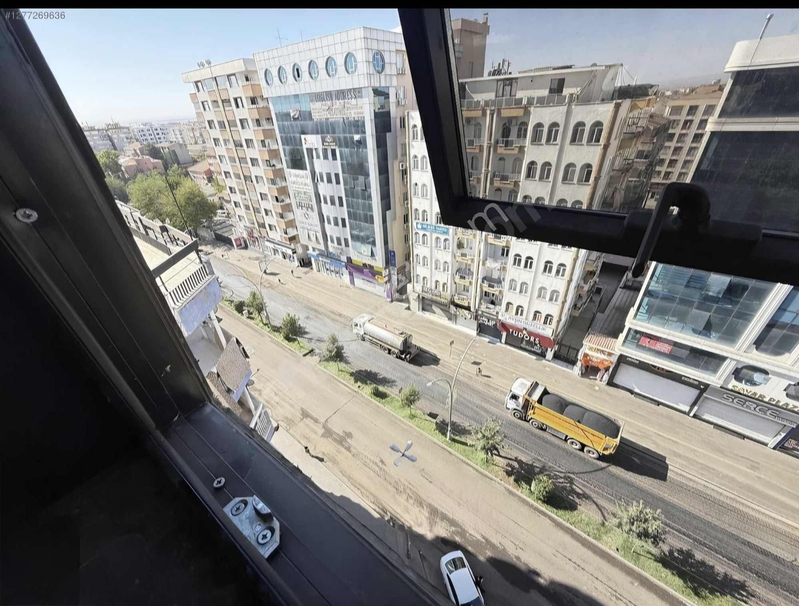 Ofis Salih Kaya Plazada Satılık Yol Cephesi - Görsel 17