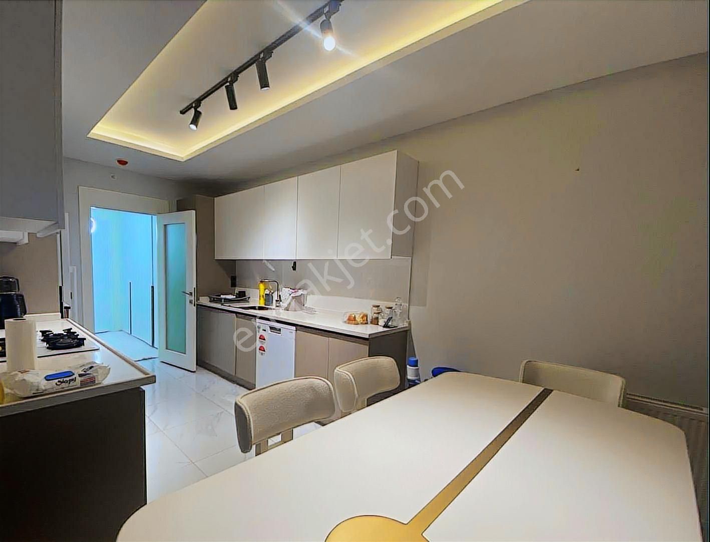 Otel Konseptinde Mezitli Akdeniz Mh. Halil Erenler Sts.geniş 3+1 - Görsel 3