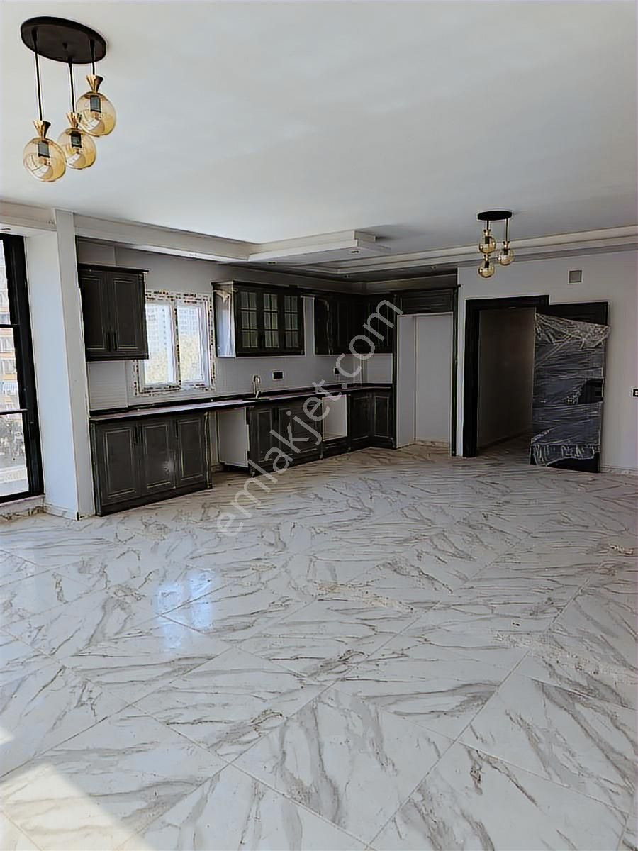 Erdemli Arpaçbahşiş De Kiralık Geniş 2+1 Daire