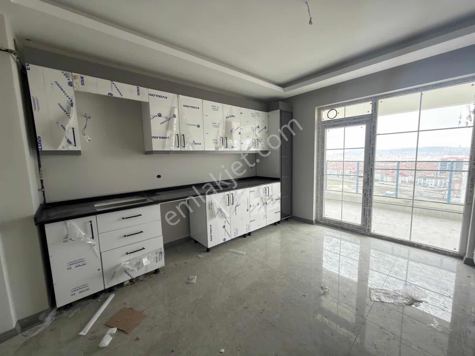 Saraycıkta 6 Ara Katta Sıfır Emsalsiz 4+1 Geniş Ultra Lüks Daire - Görsel 5