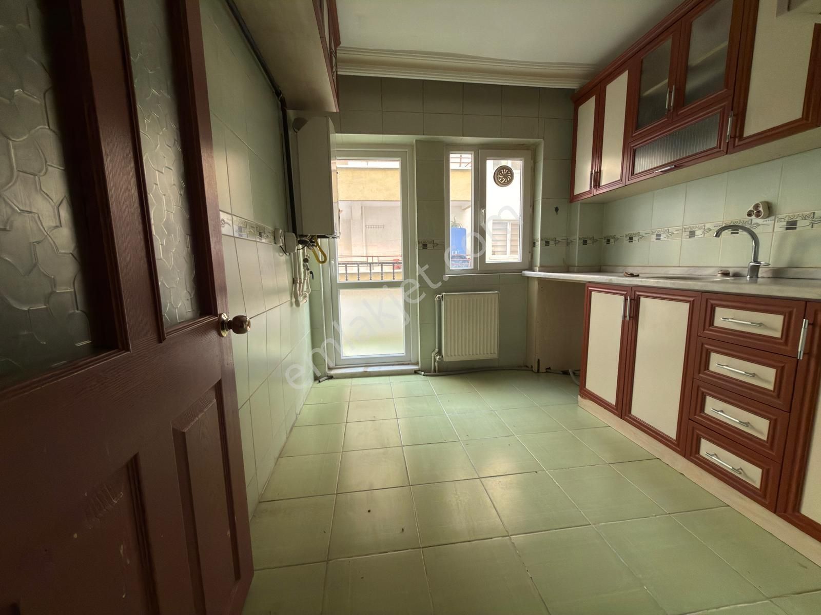 Pınarbaşı Mahallesinde 3+1 1.ara Katta Satılık Masrafsız Daire