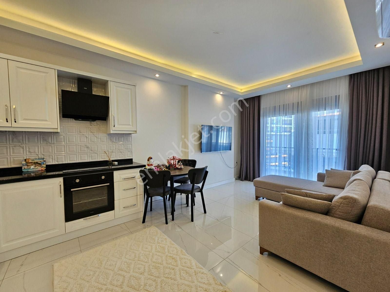 Alanya Mahmutlar’da Lüks Sitede 1+1 Eşyalı Satılık Daire - Görsel 2