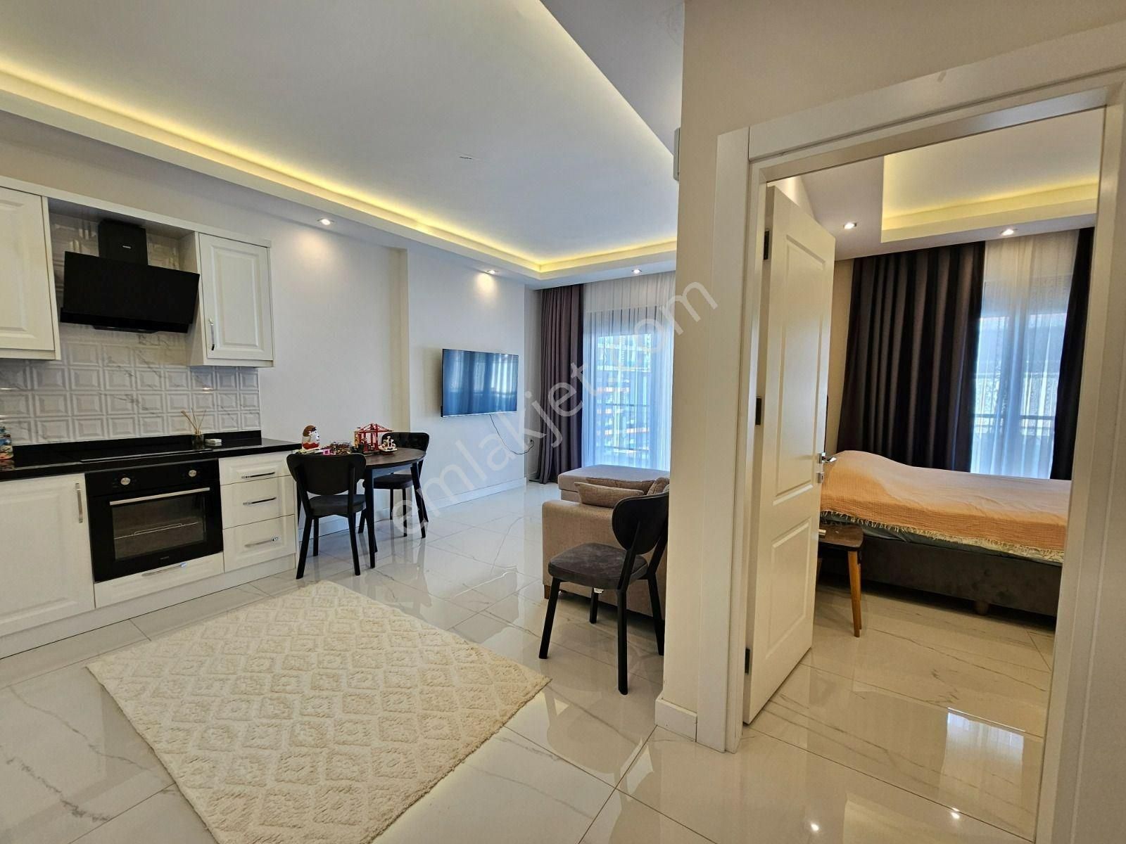 Alanya Mahmutlar’da Lüks Sitede 1+1 Eşyalı Satılık Daire - Görsel 3