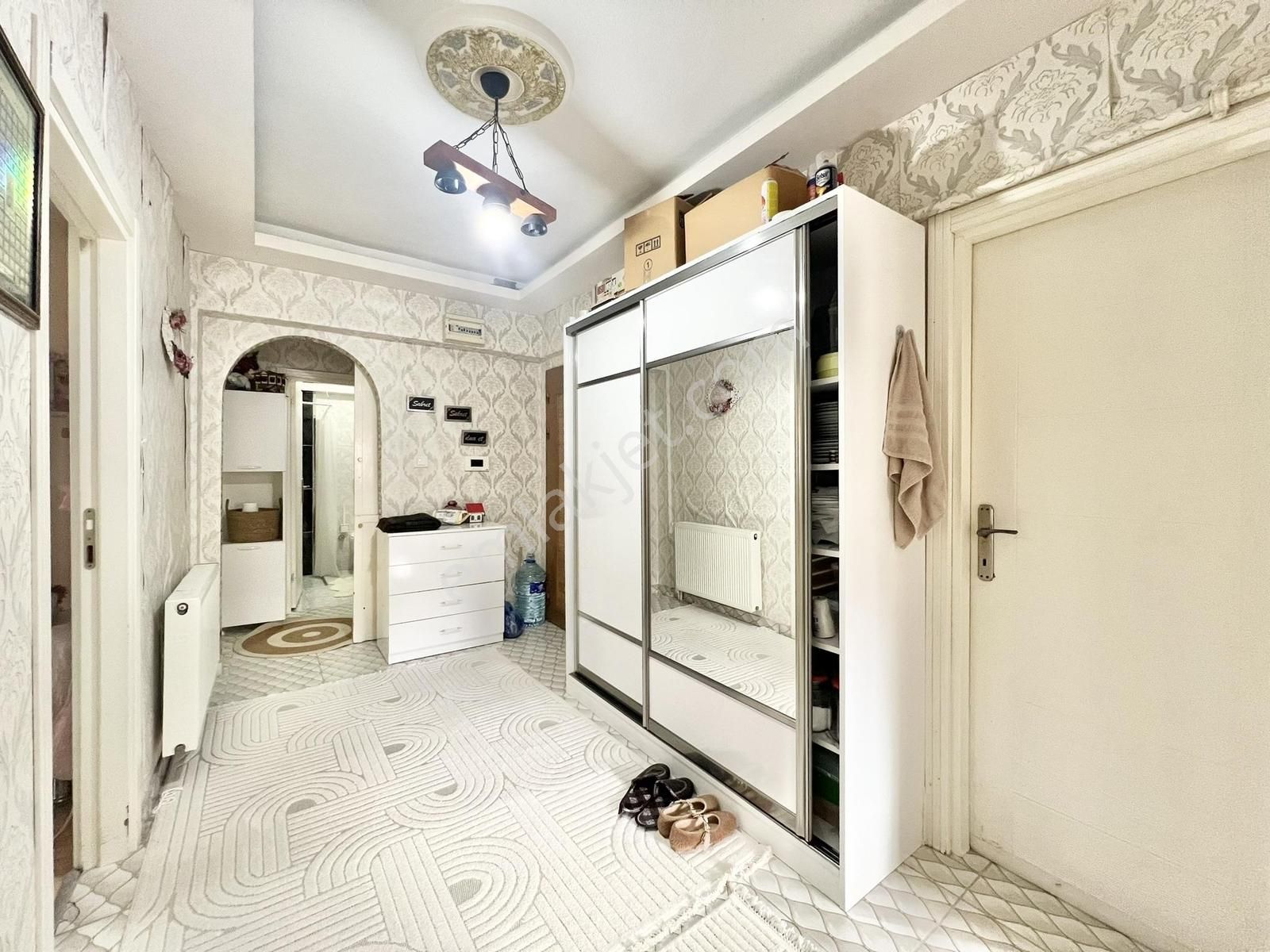 Beyoğlu'ndan Merkezi Lokasyonda Isı Yalıtımlı Yapılı Satılık 3+1 - Görsel 22