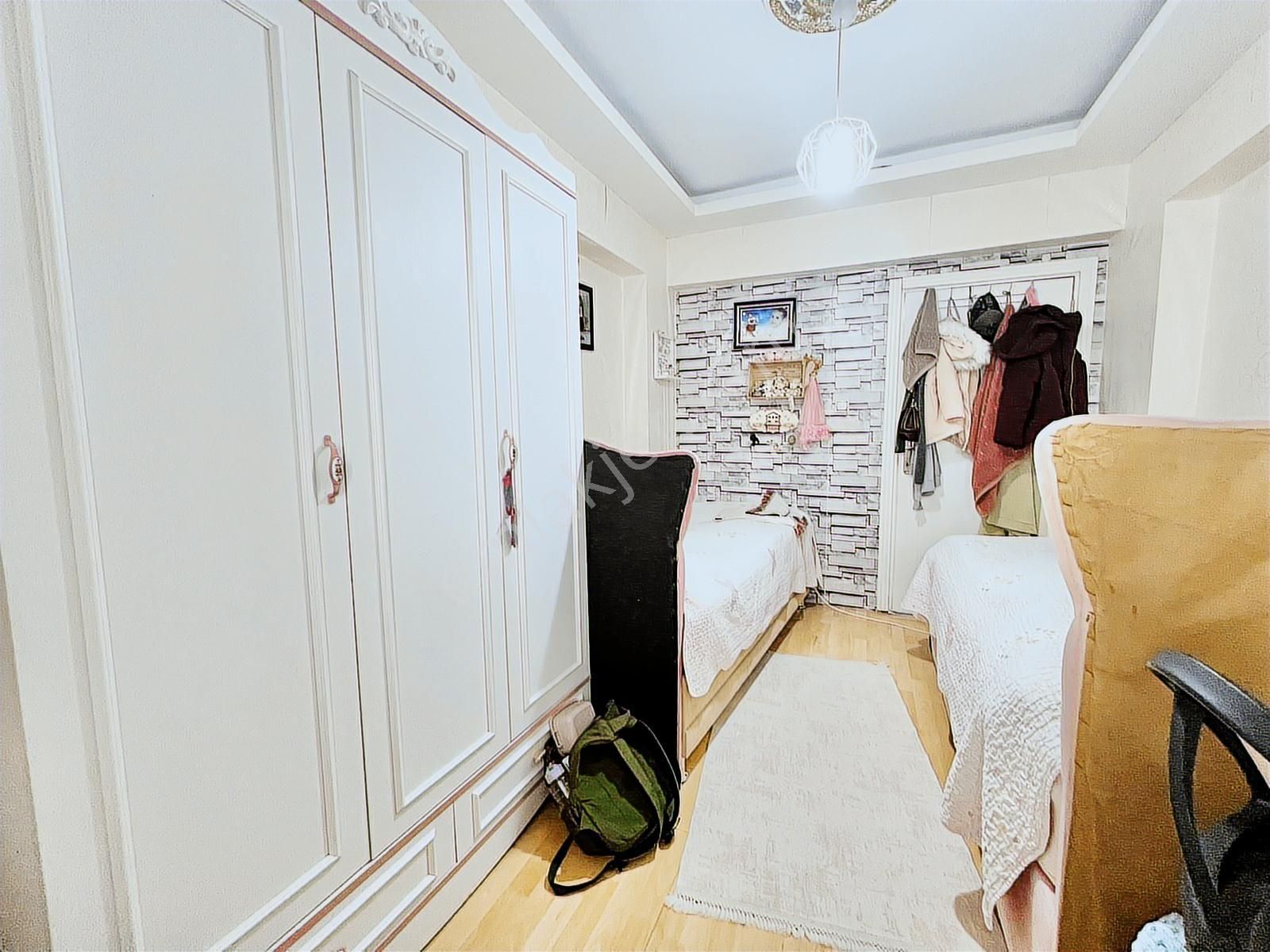 Beyoğlu'ndan Merkezi Lokasyonda Isı Yalıtımlı Yapılı Satılık 3+1 - Görsel 24