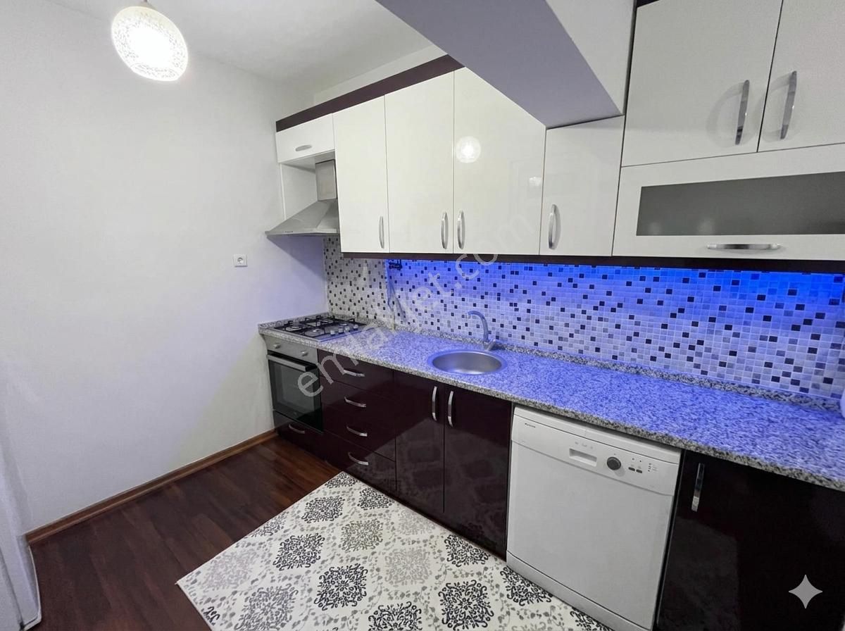 Çamdibi'nde Müstakil Tadında Geniş Teraslı Masrafsız Geniş Daire - Görsel 3