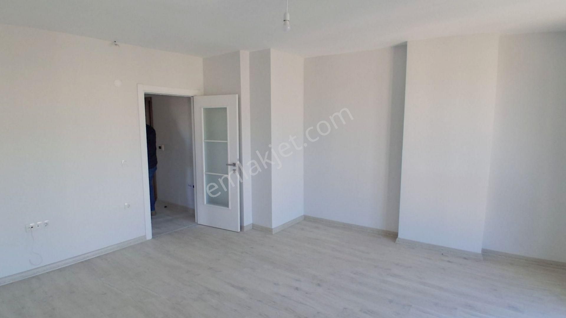 Mertcan'dan Velibaba Mah.açık Balkonlu Ara Kat Sıfır 2+1 Daire - Görsel 2