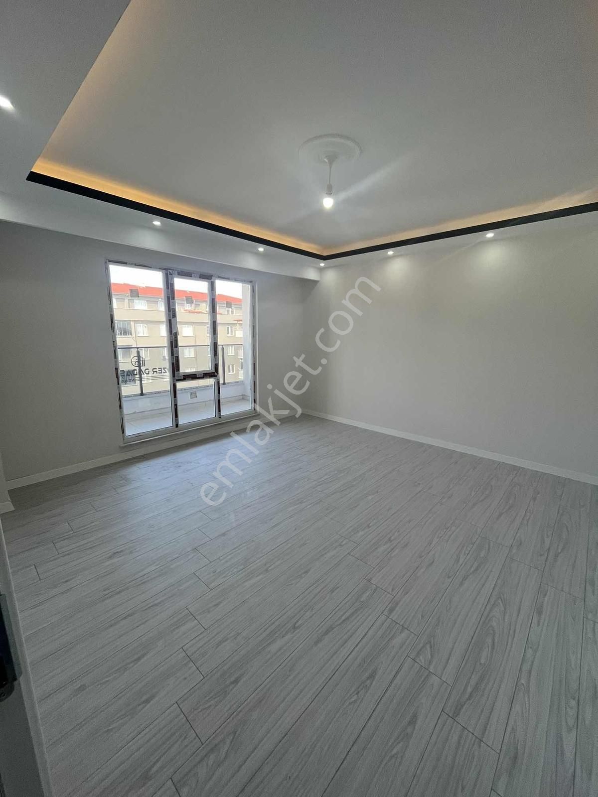 Hılal Gayrımenkul Hastane Mevki Ebeveyn Banyolu Kapalı Otoparklı