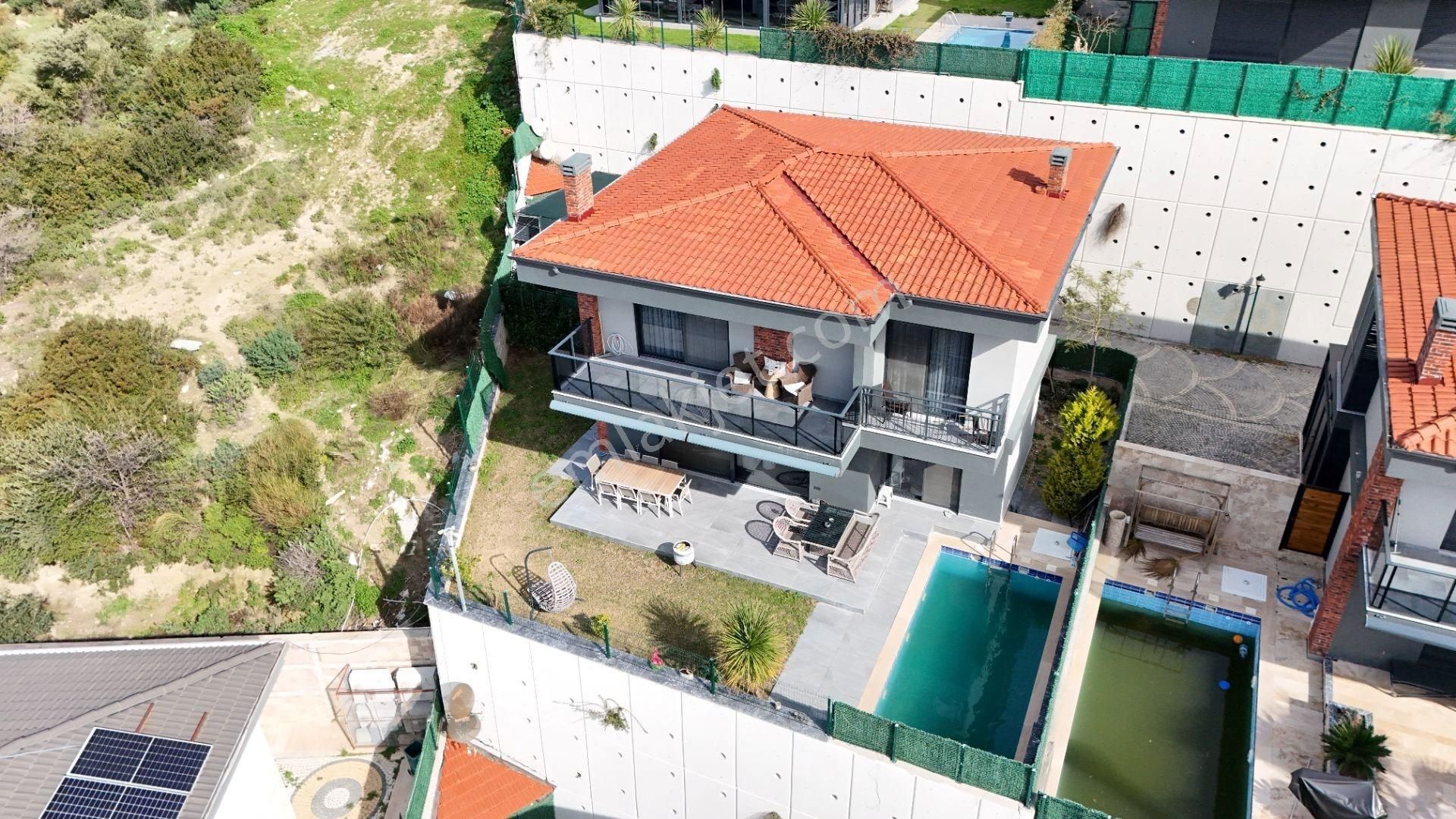 Kuşadası Bayralıdede Satılık Lüks Villa - Görsel 26