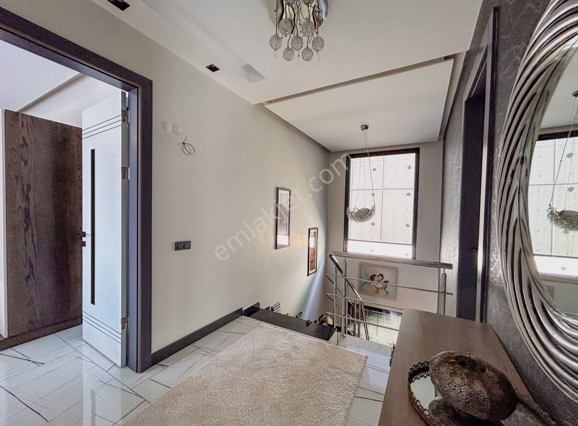 Kuşadası Bayralıdede Satılık Lüks Villa - Görsel 12