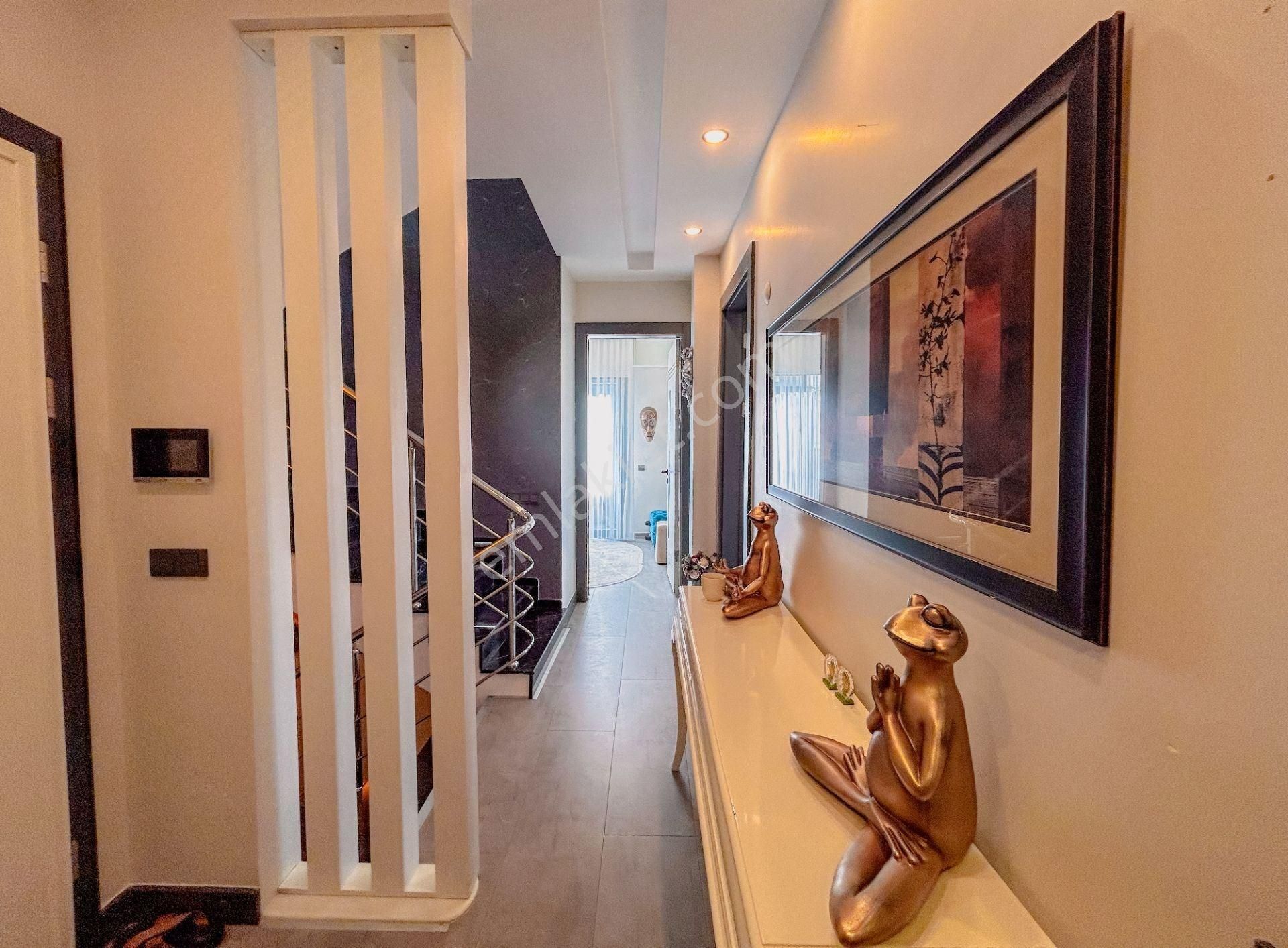 Kuşadası Bayralıdede Satılık Lüks Villa - Görsel 3