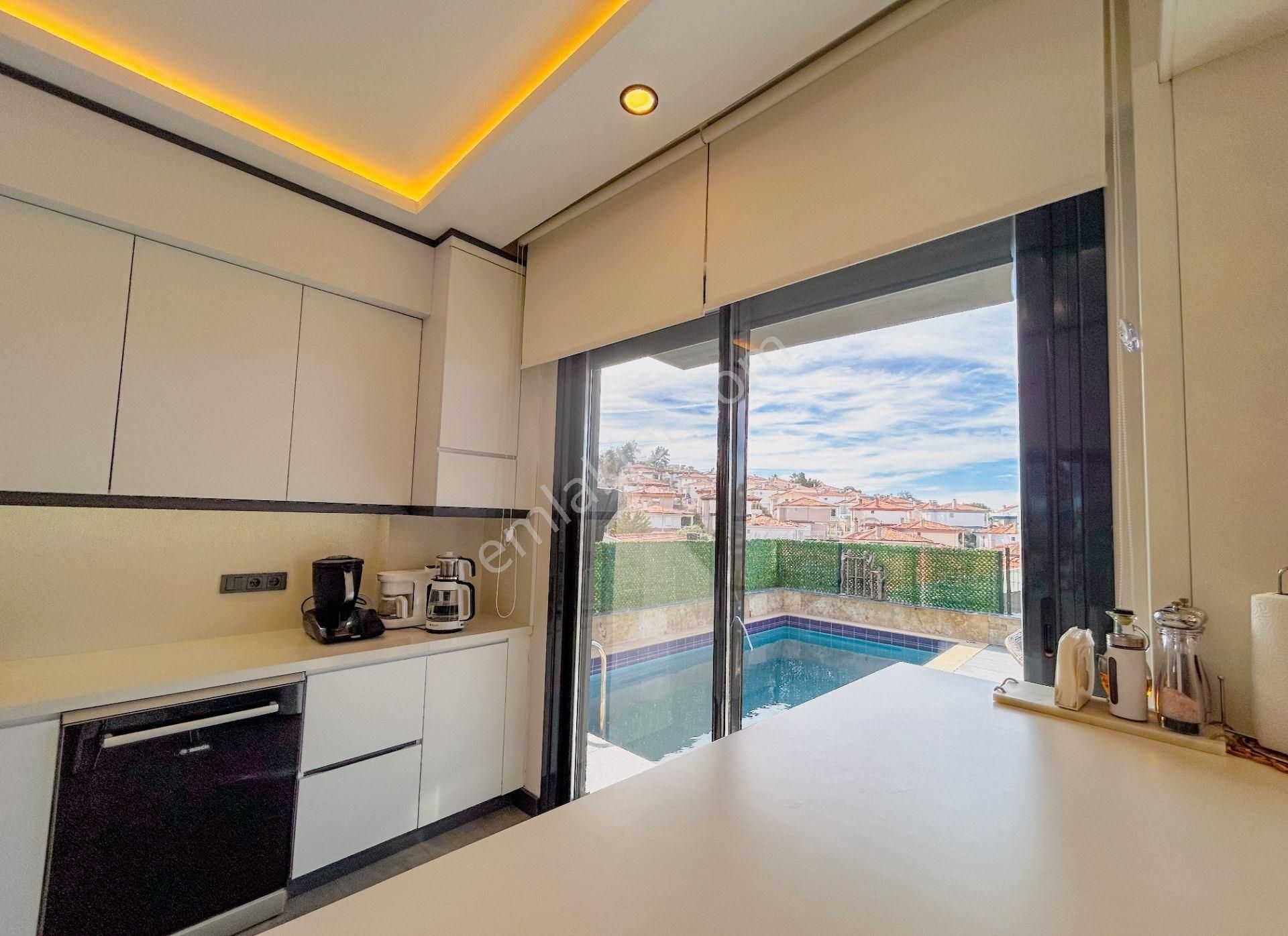 Kuşadası Bayralıdede Satılık Lüks Villa - Görsel 10