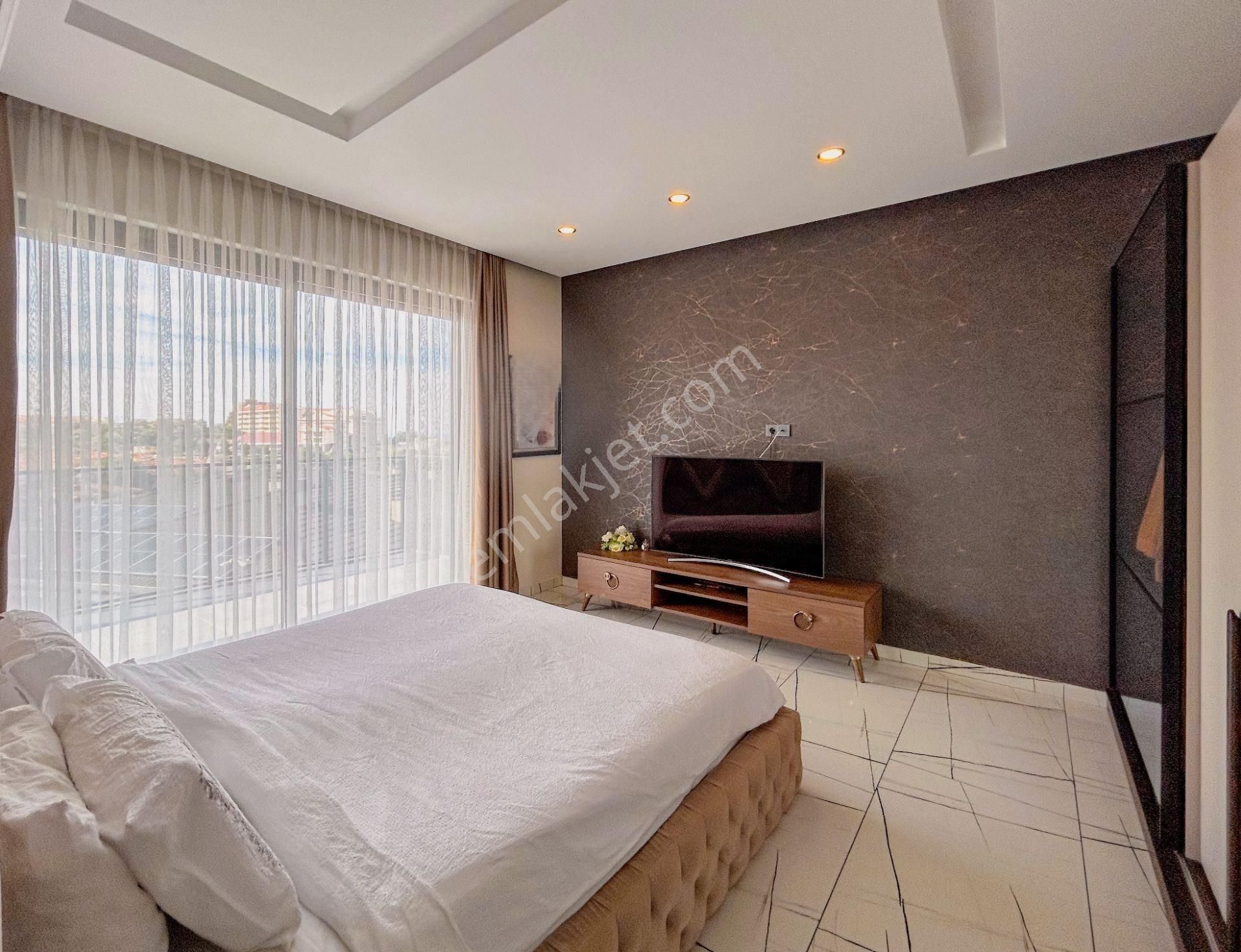 Kuşadası Bayralıdede Satılık Lüks Villa - Görsel 14