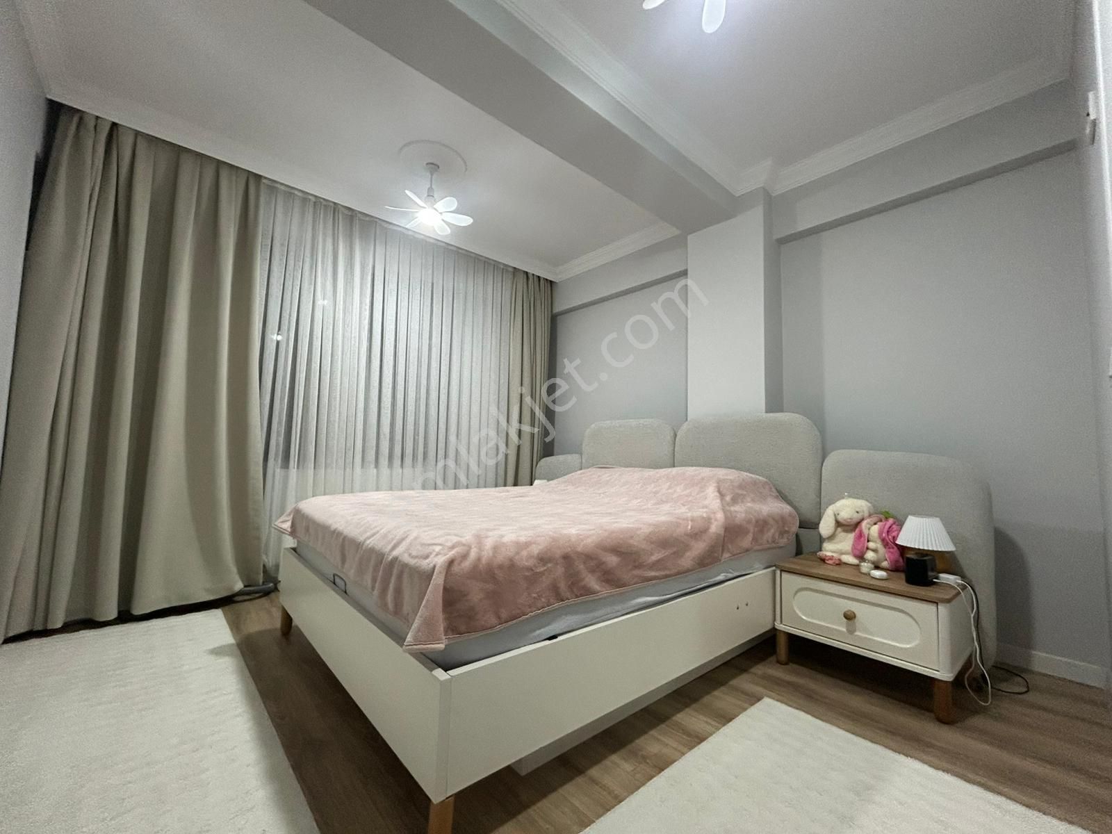 Reşadiye'de Yola Cephe Geniş 3+1 Ara Kat Satılık Daire - Görsel 4