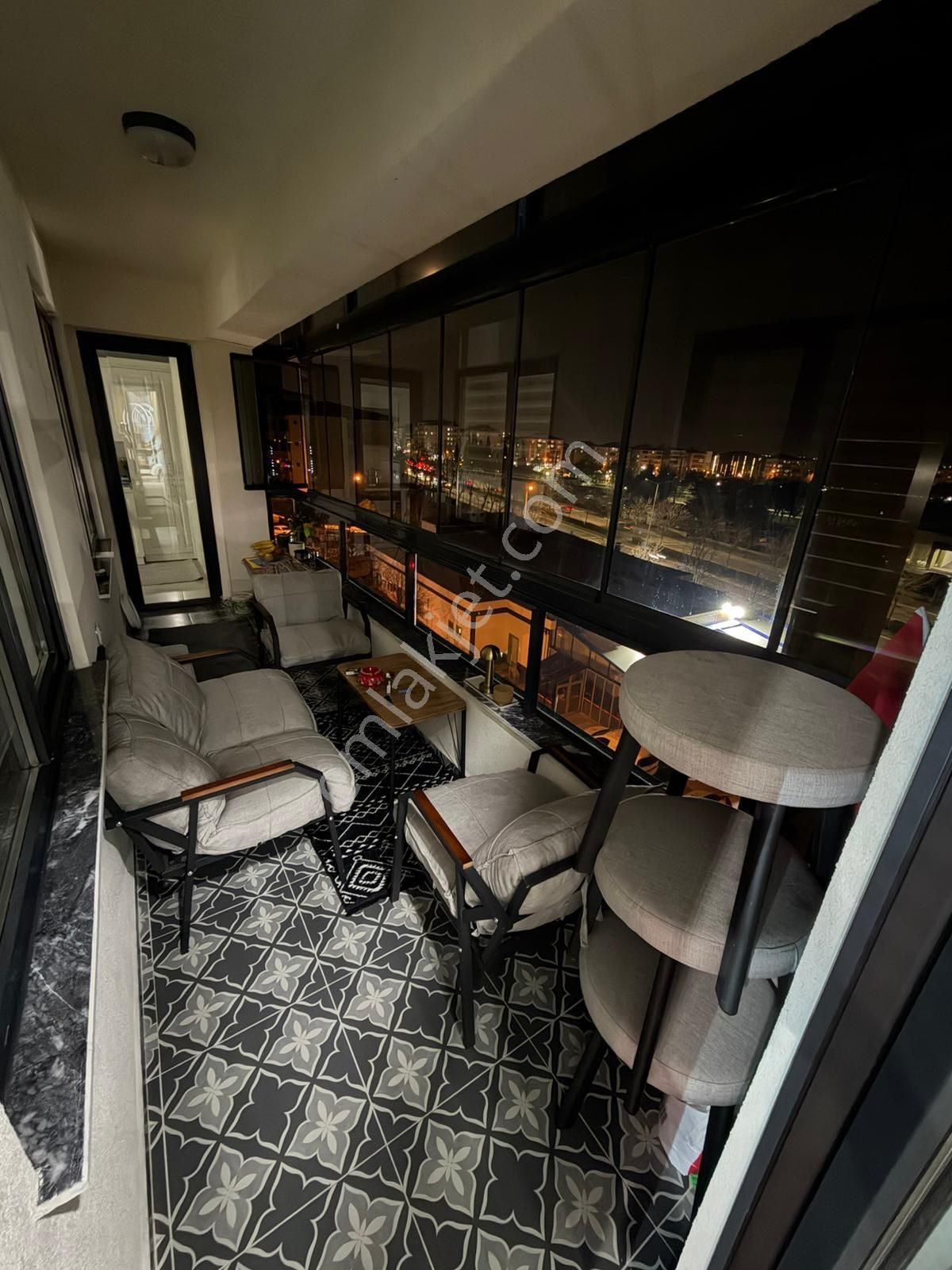 Reşadiye'de Yola Cephe Geniş 3+1 Ara Kat Satılık Daire - Görsel 14