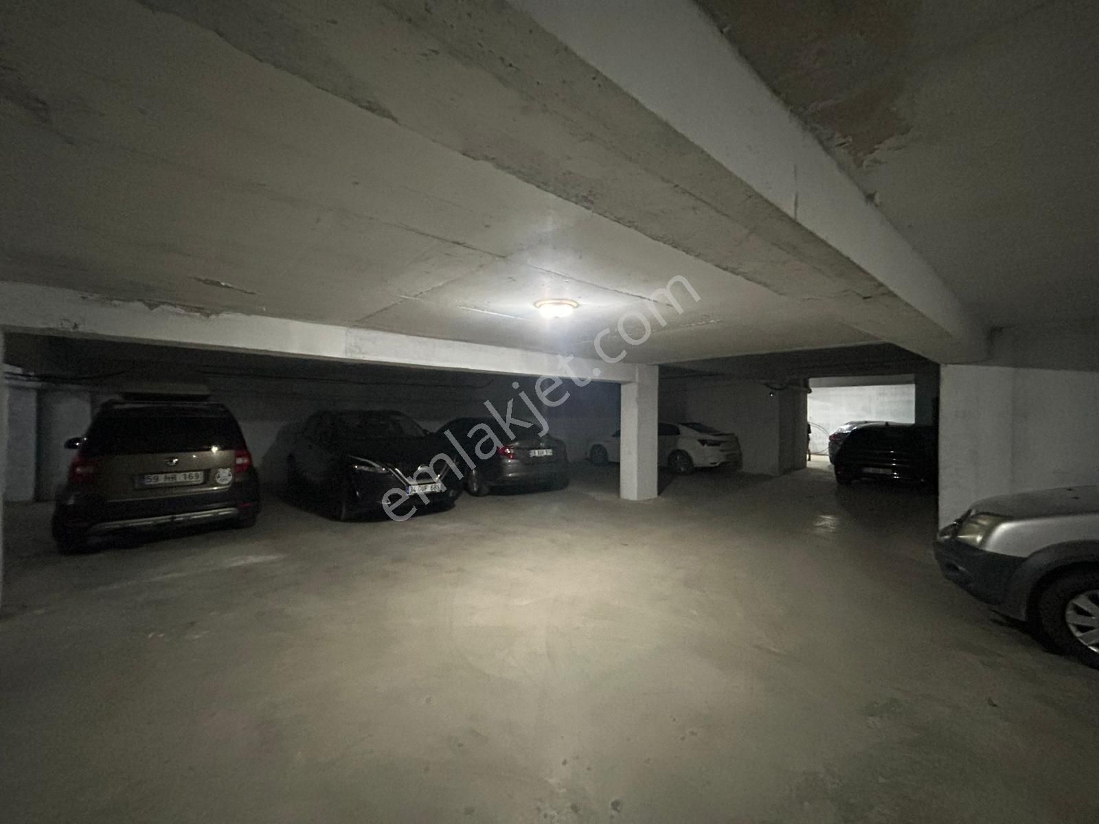 Reşadiye'de Yola Cephe Geniş 3+1 Ara Kat Satılık Daire - Görsel 2