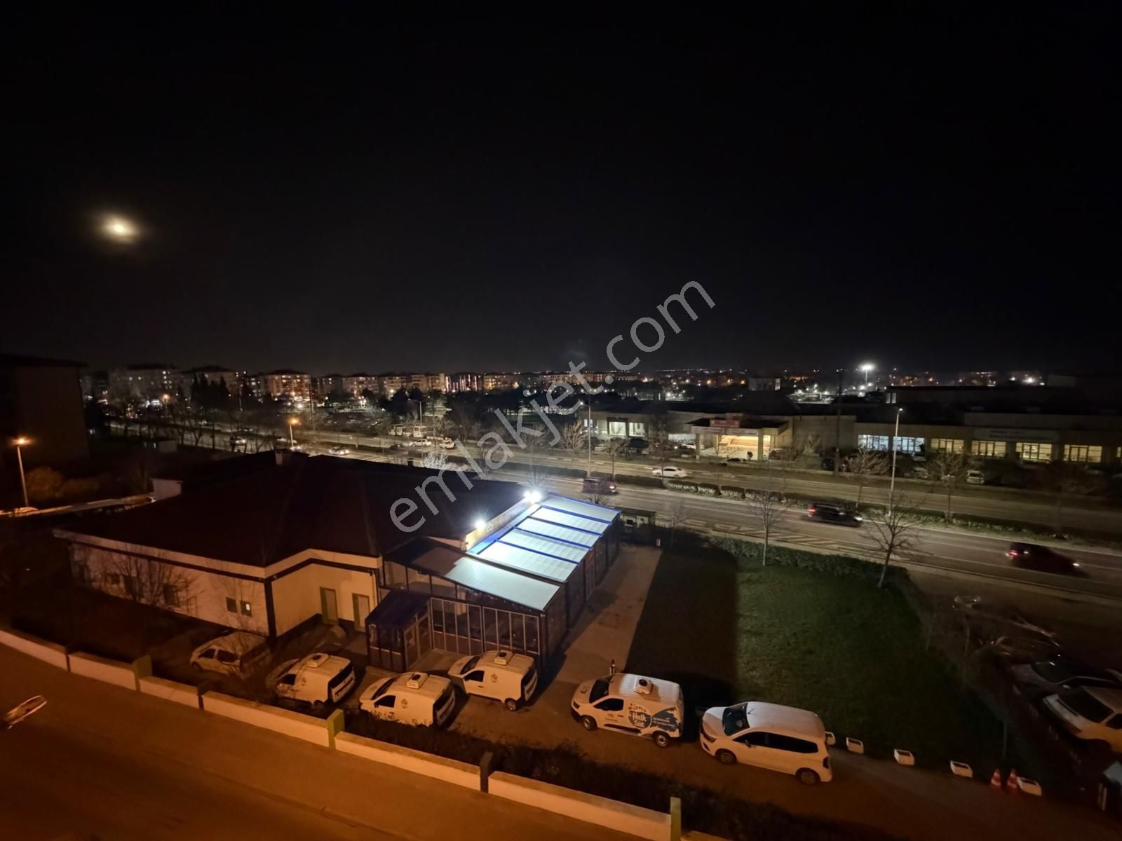 Reşadiye'de Yola Cephe Geniş 3+1 Ara Kat Satılık Daire - Görsel 22