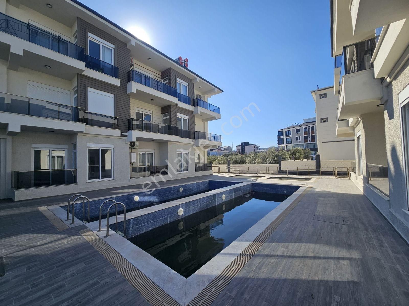 Kepez Ayanoğlunda Lüks Havuzlu Sitede Geniş Ferah Sıfır 1+1