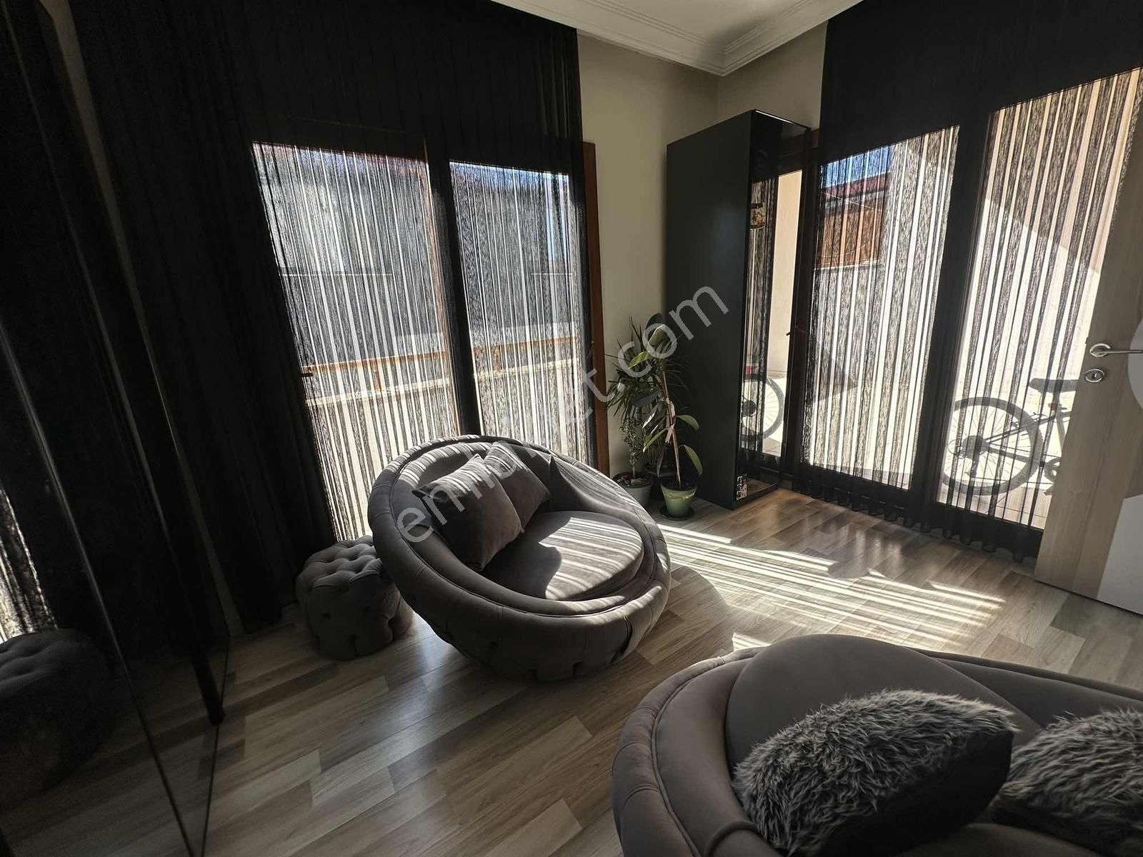 Salim Bey Mah. 34 Sok. Full Eşyalı 4+1 Kiralık Daire - Görsel 6