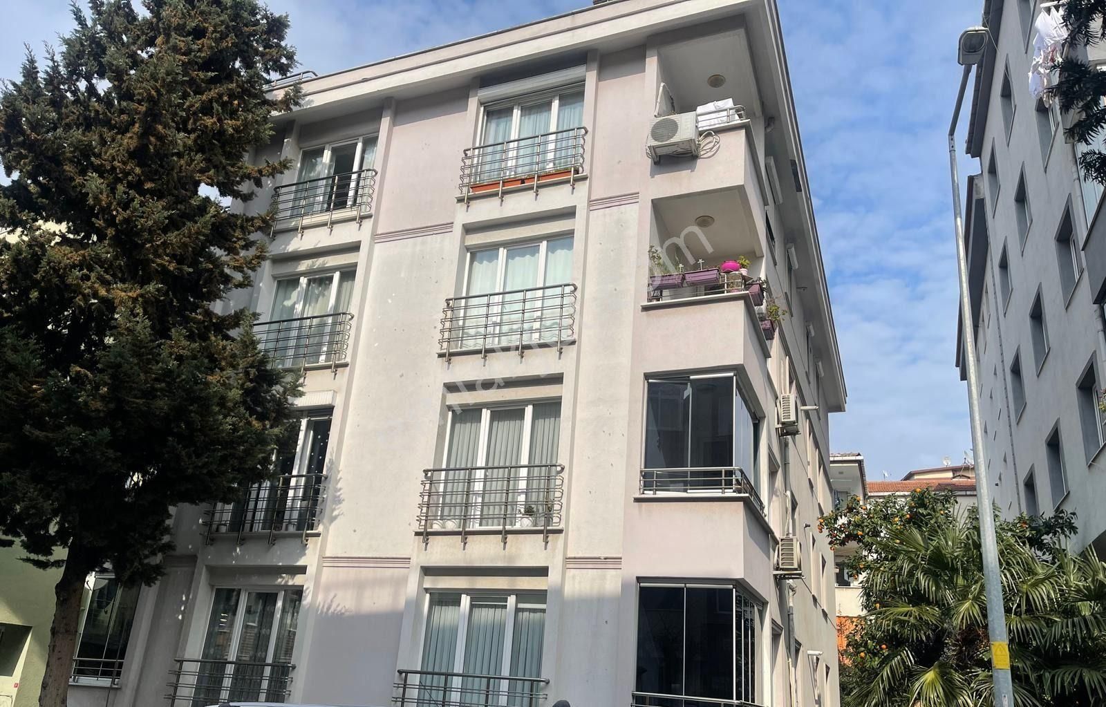 Ümraniye Atatürk Mahallesi 'nde Metroya Yakın Satılık 3+1 Daire