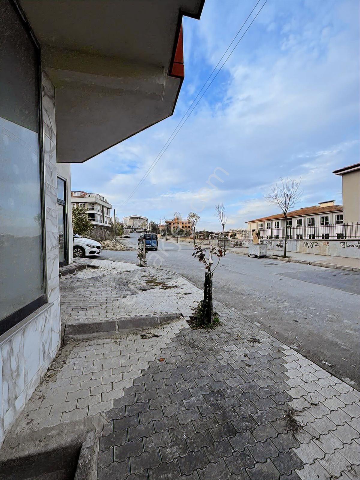 Haraççı Mah Satılık 2 Katlı Dükkan - Görsel 4