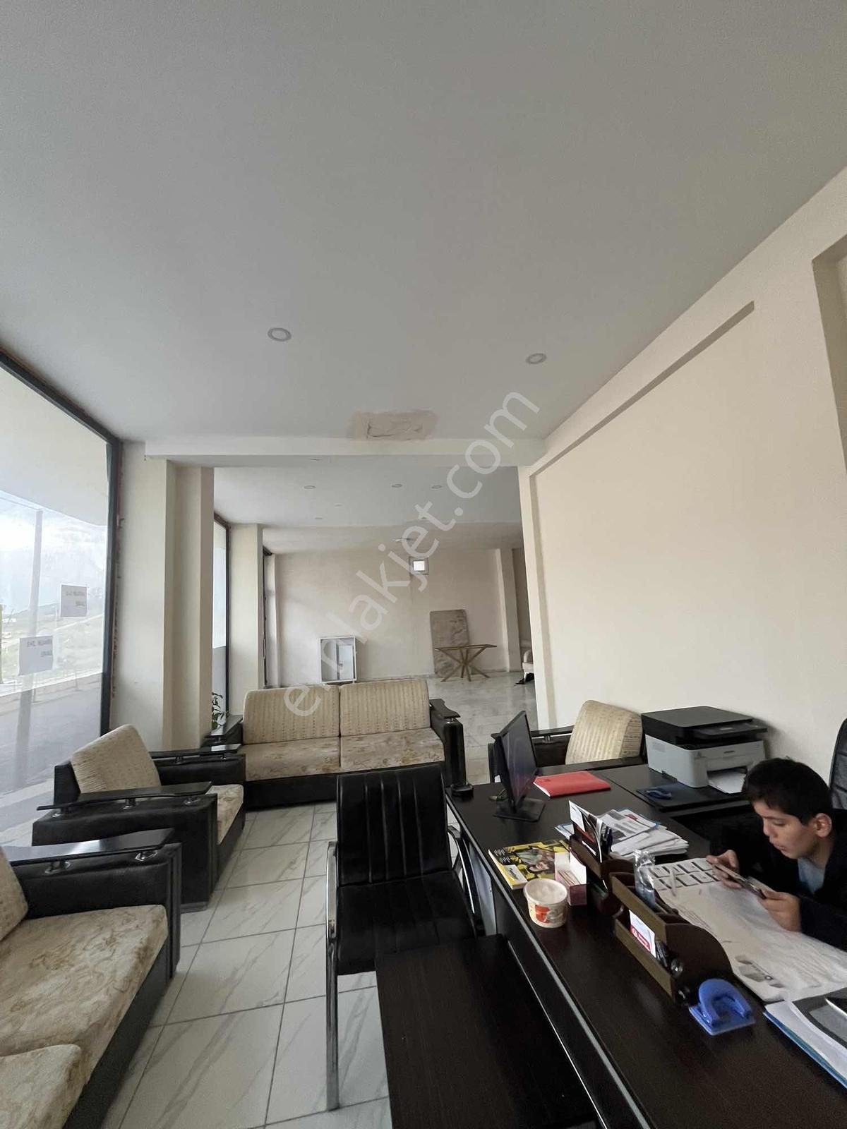 Haraççı Mah Satılık 2 Katlı Dükkan