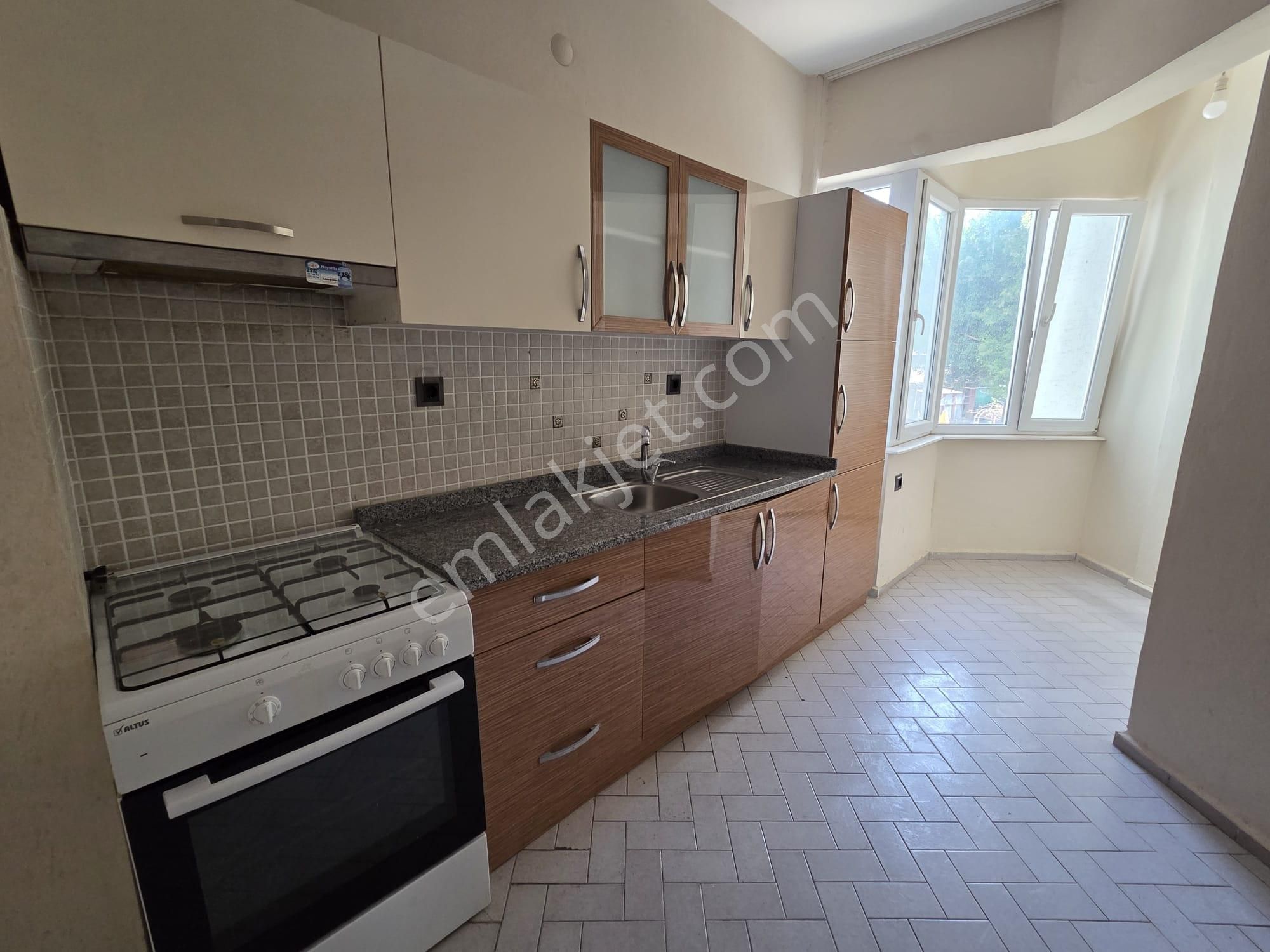 Meltem'de, Adliye Karşısında, Ofis Kullanımına Uygun, Kiralık 3+1 Daire