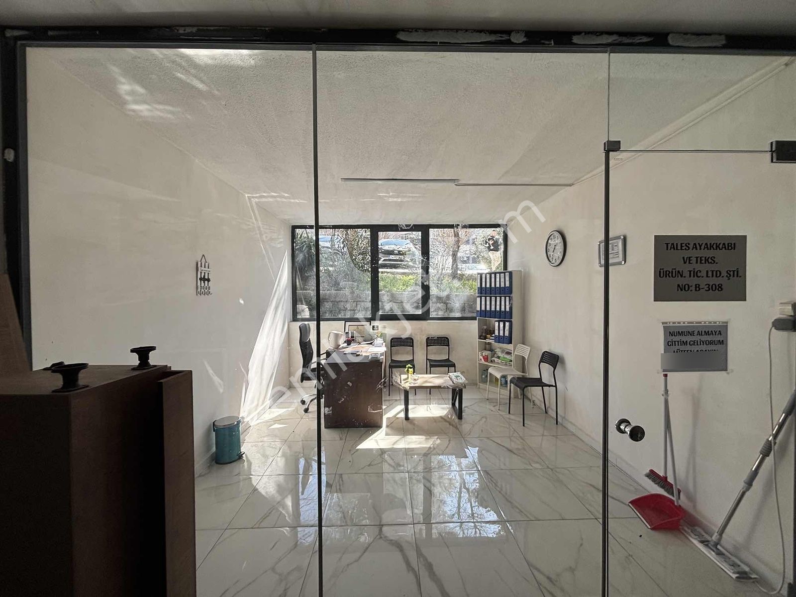 Engin Erdem'den Tarihi Merter Çarşısında Satılık Dükkan