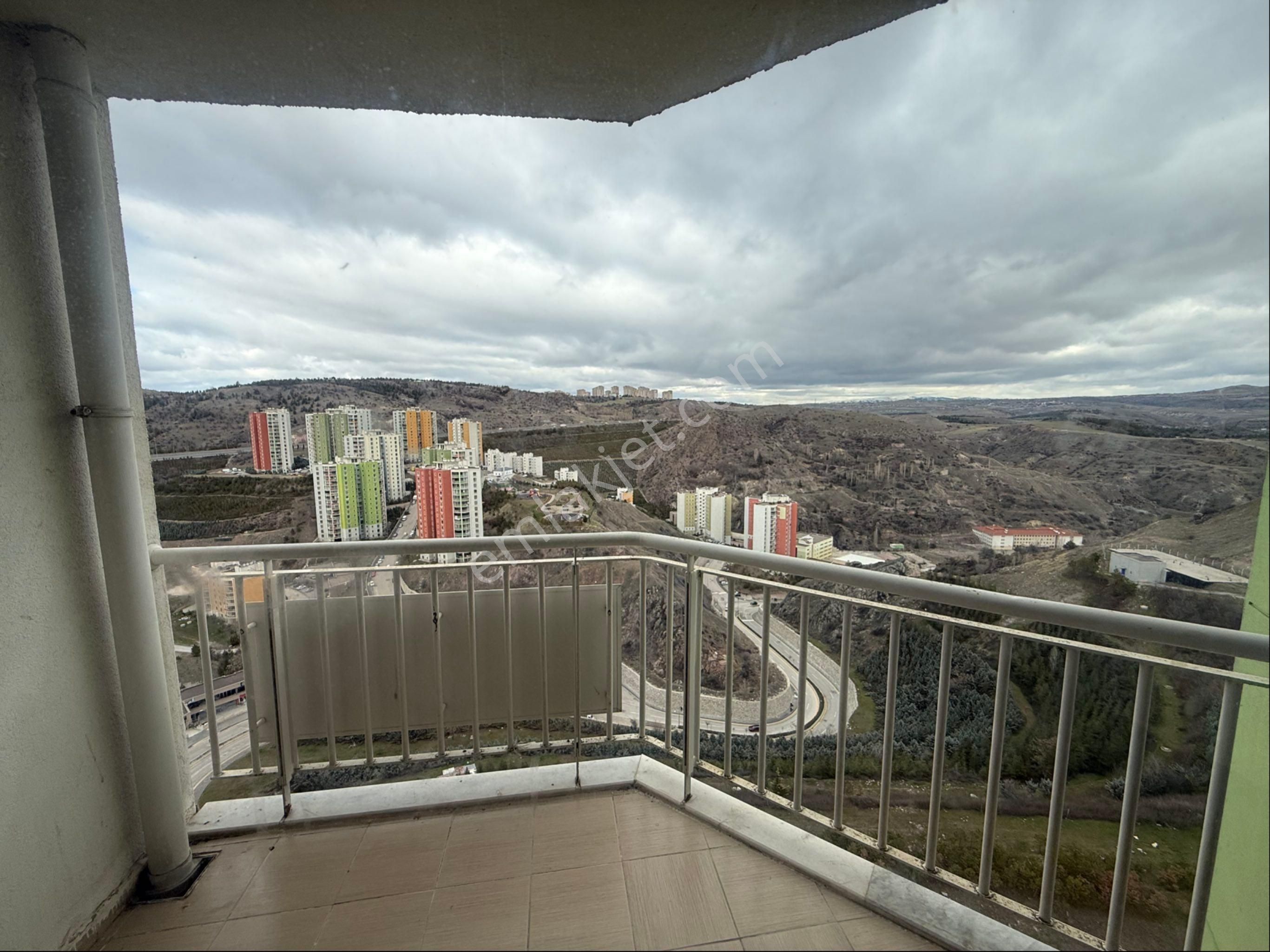 Sahibinden Kök Tapu Kuzey Ankara Da 10. Etap Boş 4+1 En Üst Kat - Görsel 10