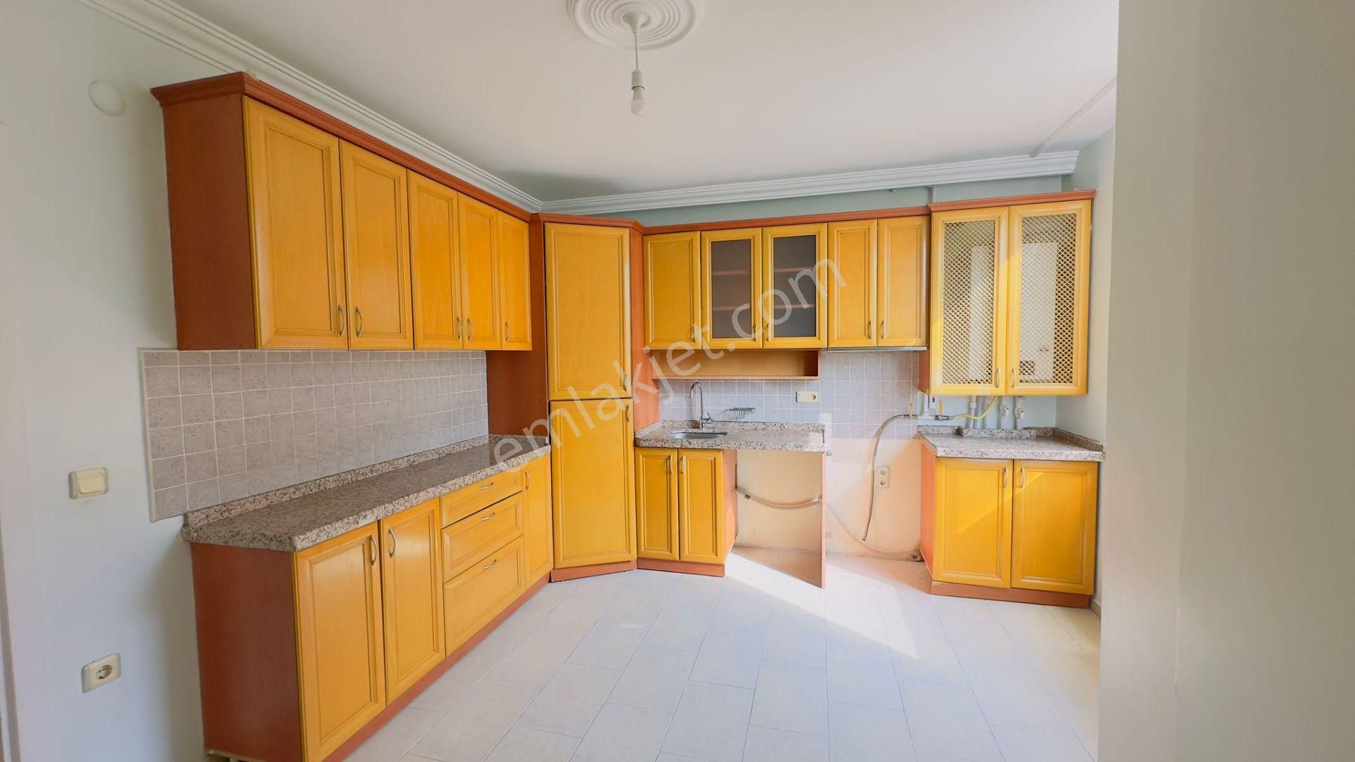 Ümraniye Esenevler 'de Geniş Ve Ferah Kiralık 3+1 Daire - Görsel 15