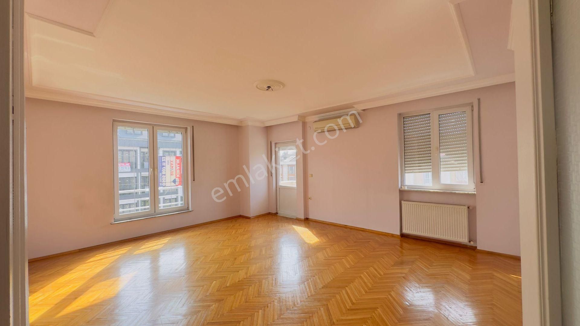 Ümraniye Esenevler 'de Geniş Ve Ferah Kiralık 3+1 Daire - Görsel 9