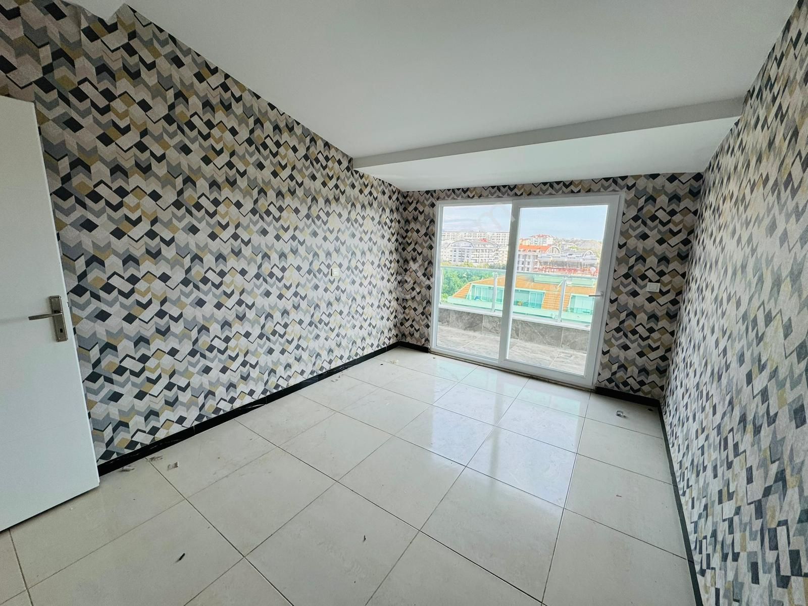 Oba Karakocalı Da Site İçerisinde Bulunan 3+1 Ters Dublex Daire - Görsel 3