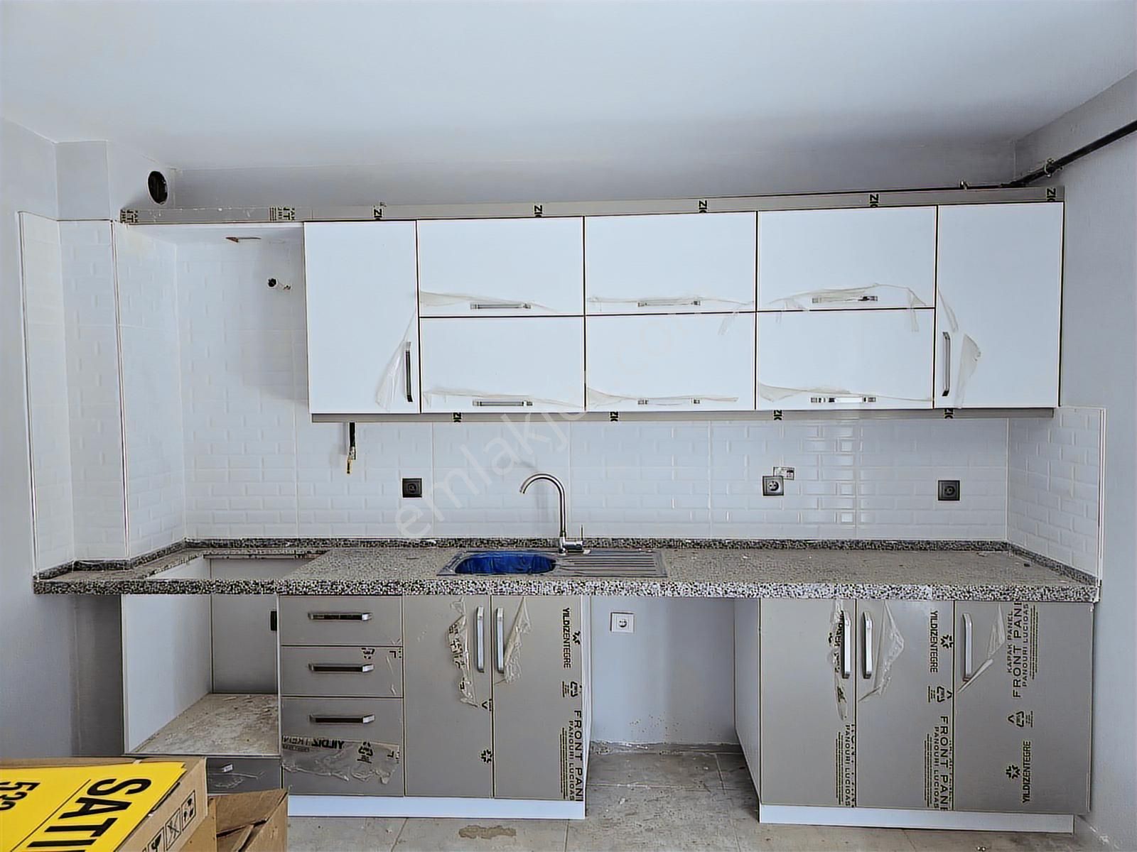 Tırpan'dan Halitpaşda Site İçi Sıfır 3+1 Ara Kat Satılık Daire - Görsel 3
