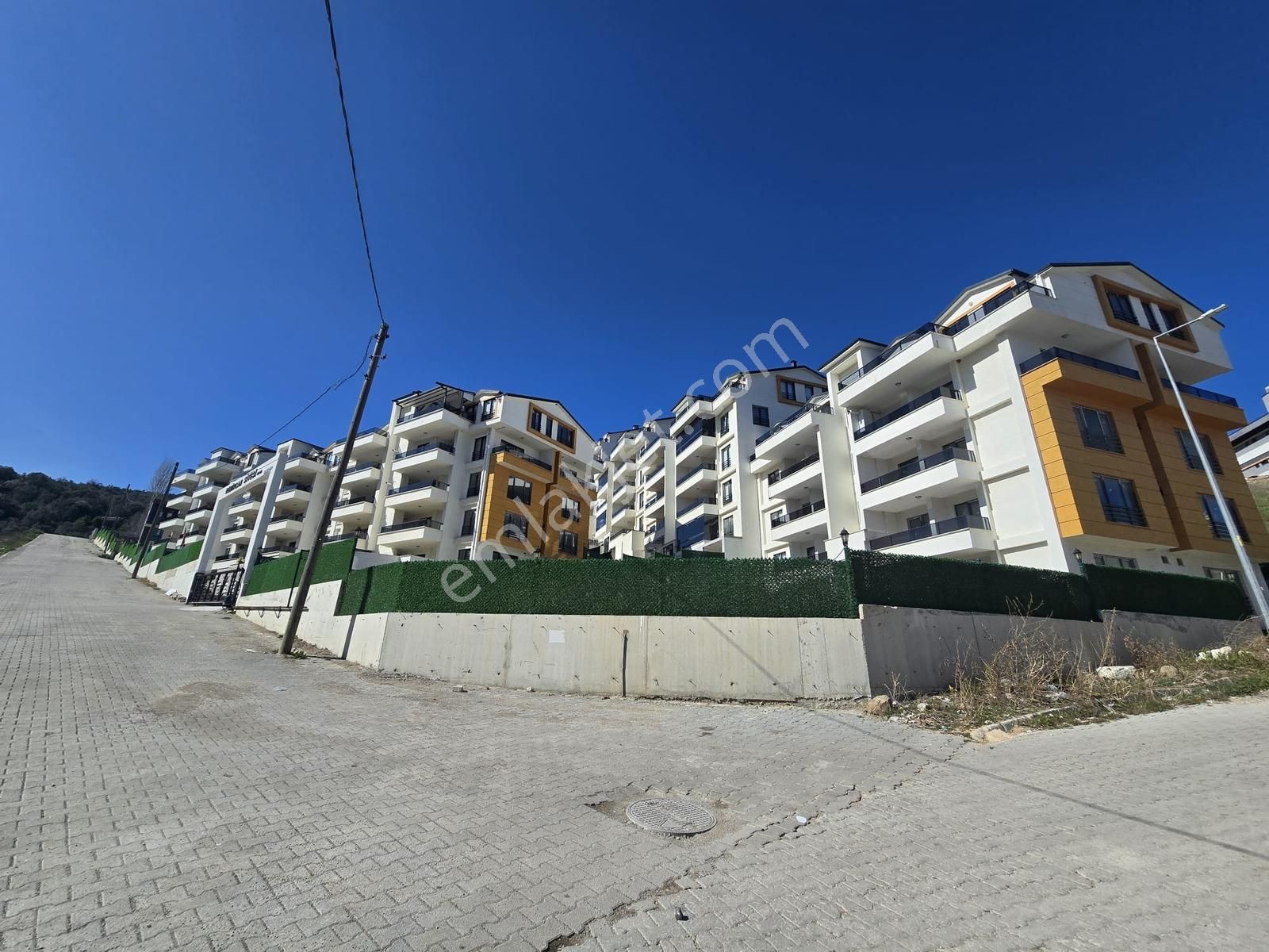 Tırpan'dan Halitpaşda Site İçi Sıfır 3+1 Ara Kat Satılık Daire - Görsel 2