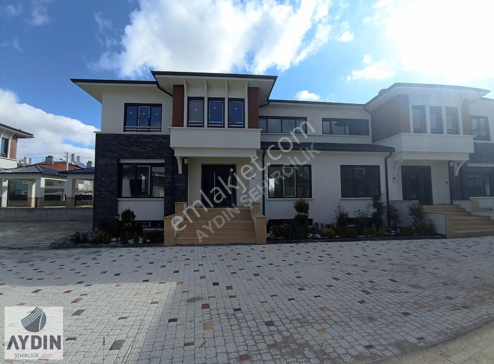 Aydın Satıyor'dan Laleli Villalarında 5+1 Lüks Akıllı Villa