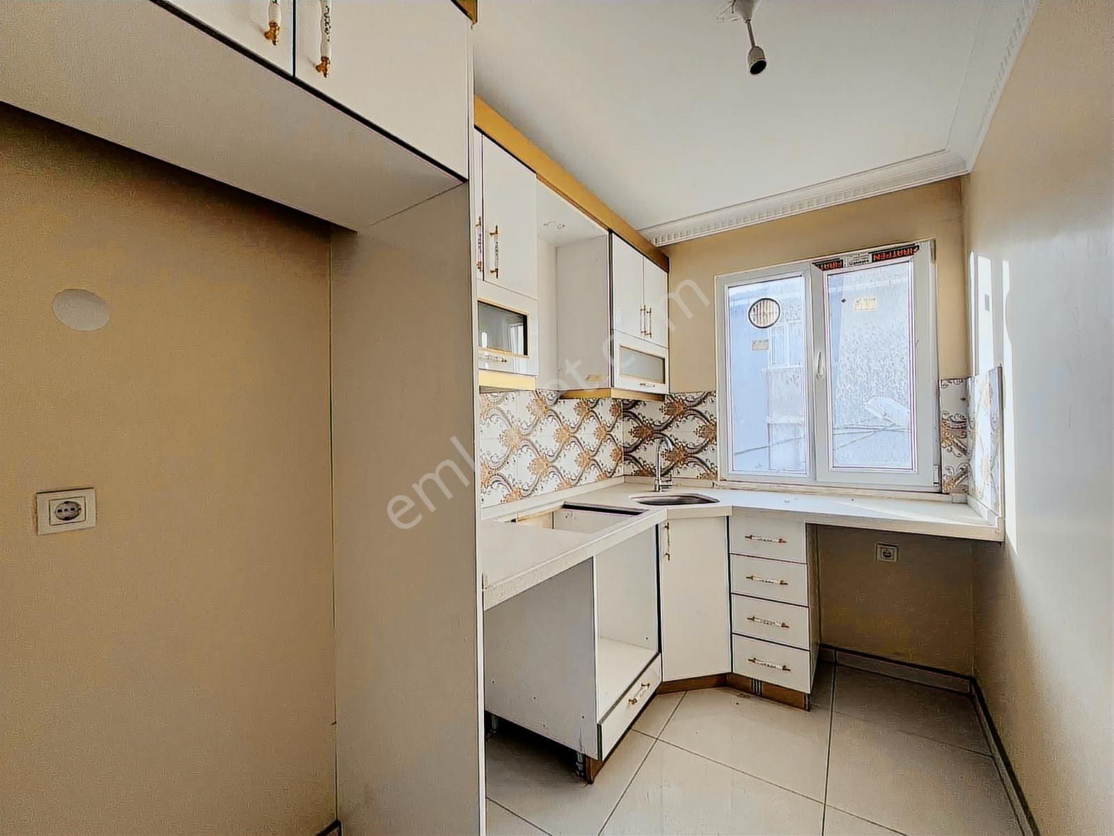 Cumhuriyet Mh.'sinde Satılık 3+1 110 M2 Ebeveyn Banyolu Daire - Görsel 8