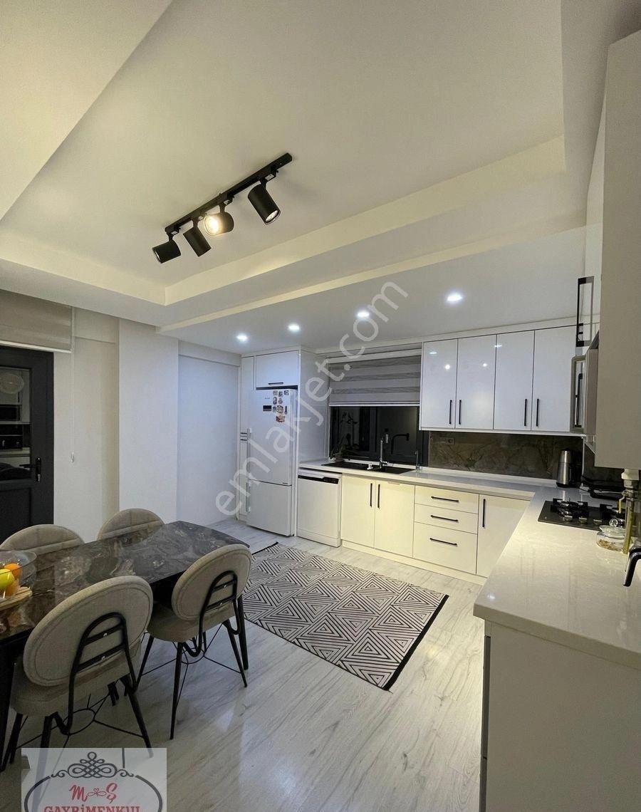 M/ş Gayrumenkulden 3+1 Gökçe Pınar Cadde Üzerinde Lüks Dairemiz Satılıktır.