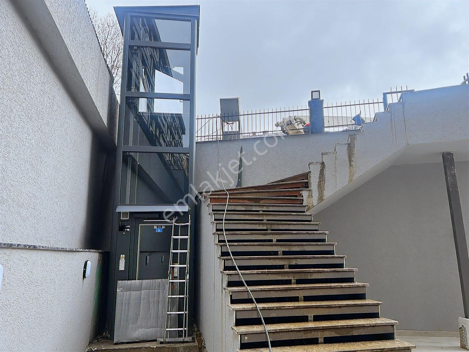 Üsküdar Barboros Mah.lüks Site İçerisinde 1+1 Satılıkdır - Görsel 6