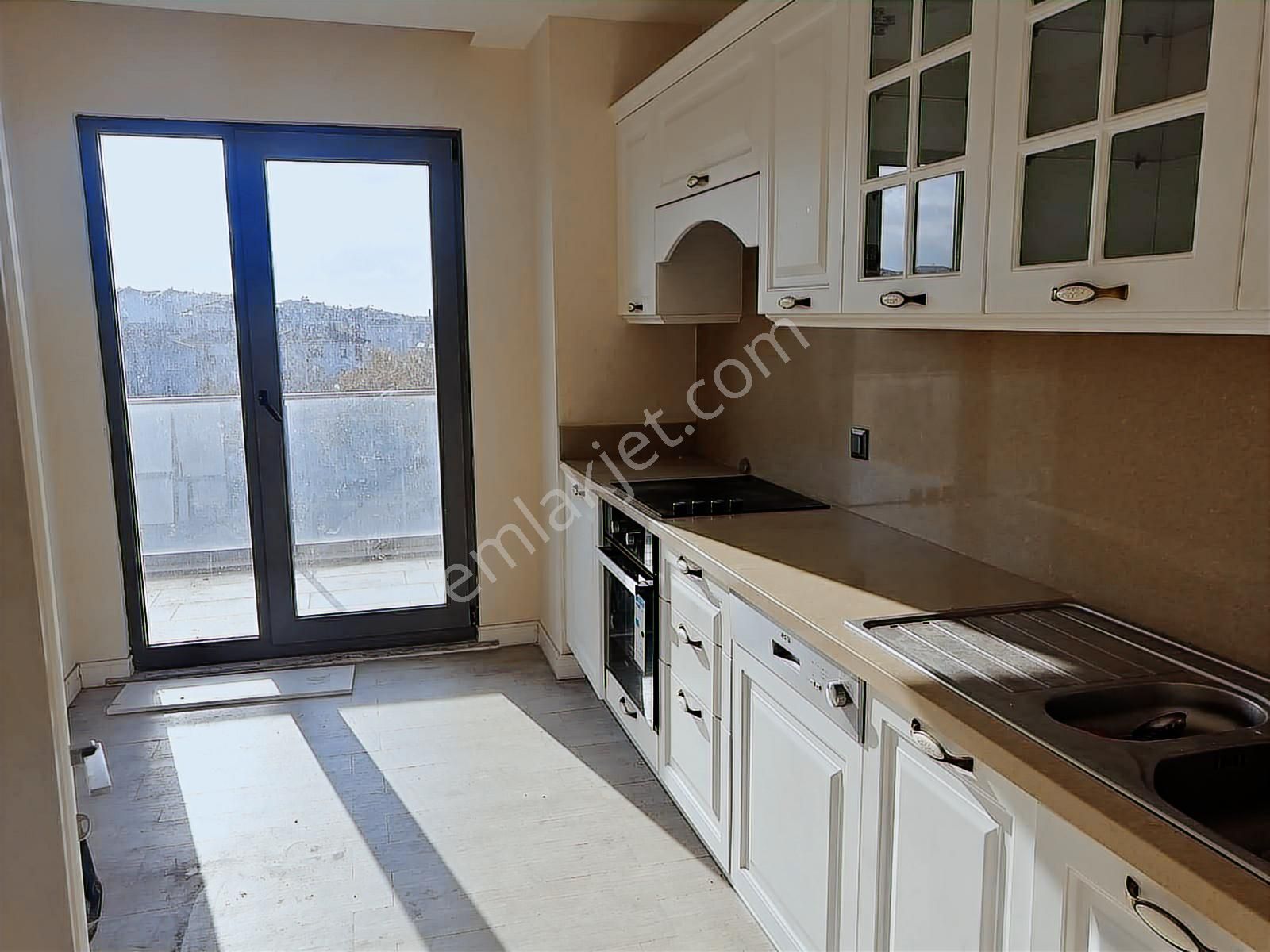 Büyükçekmece Pınartepe Mah Site İçi Kiralık 3+1 Boş Daire - Görsel 18