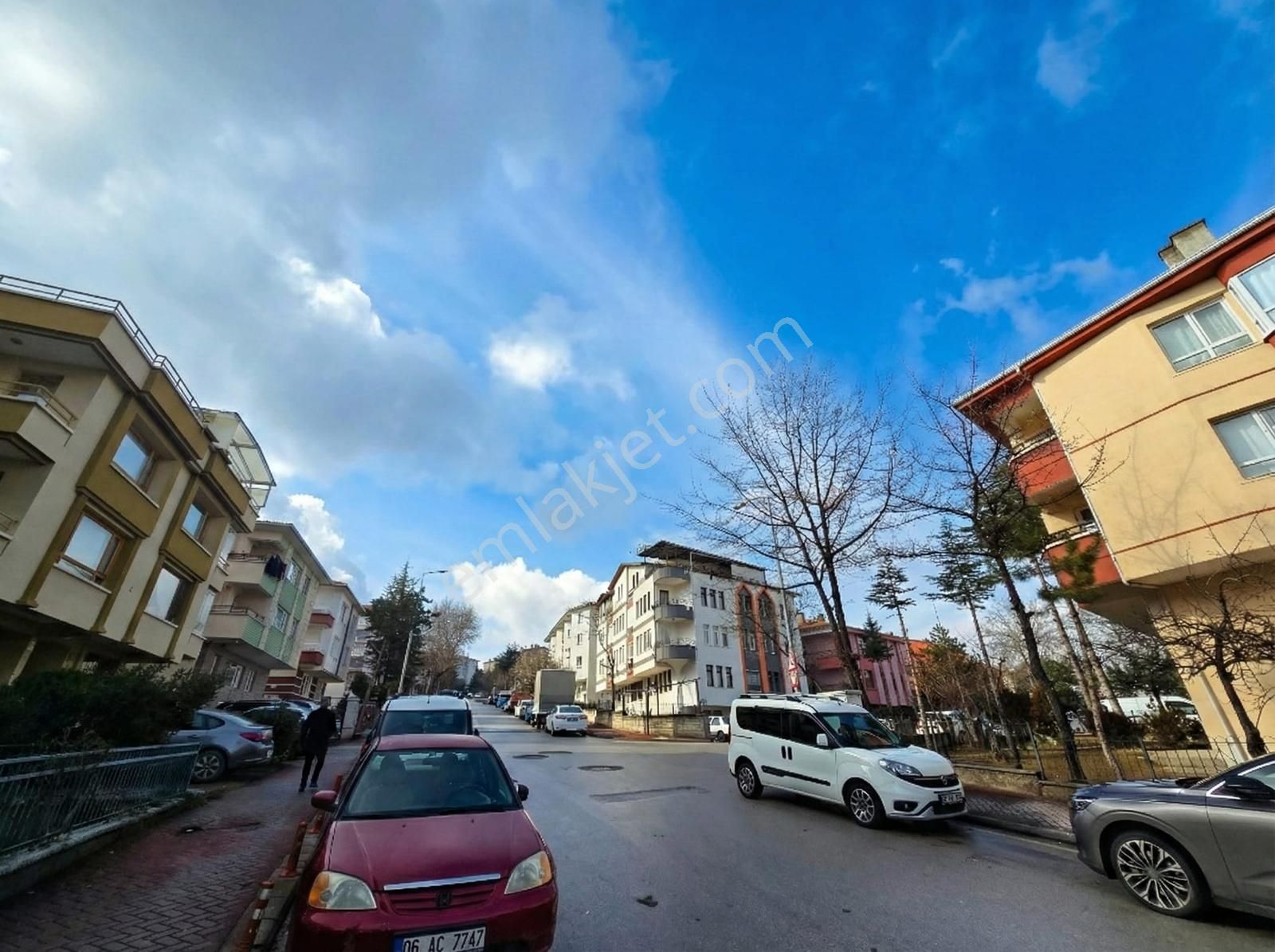 Çankaya Naci Çakır Mahallesinde Kombili Ve Eşyalı 3+1 Ara Kat - Görsel 21