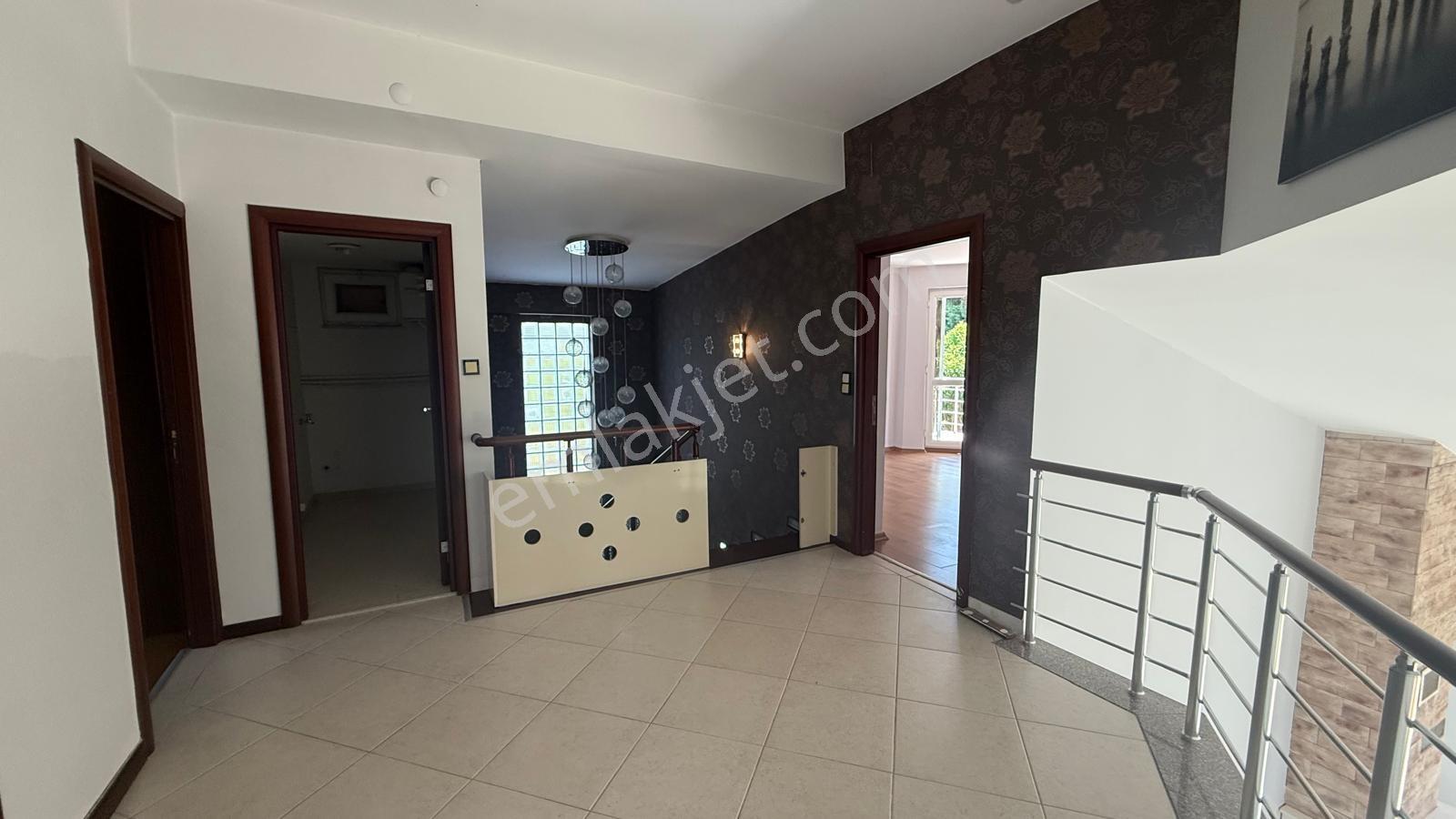Turyap Hürriyet Ten Erguvan Villarında 5+1 Kiralık Villa - Görsel 30