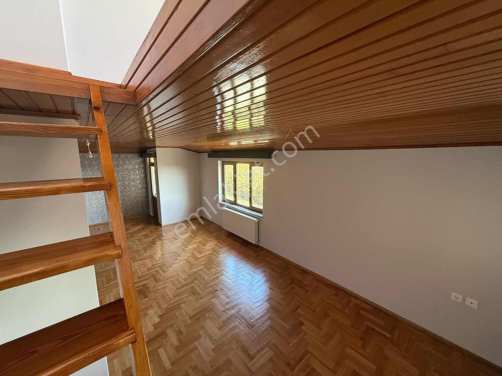 Boğaz Manzaralı Tünele Yakın Dubleks Daıre - Görsel 12