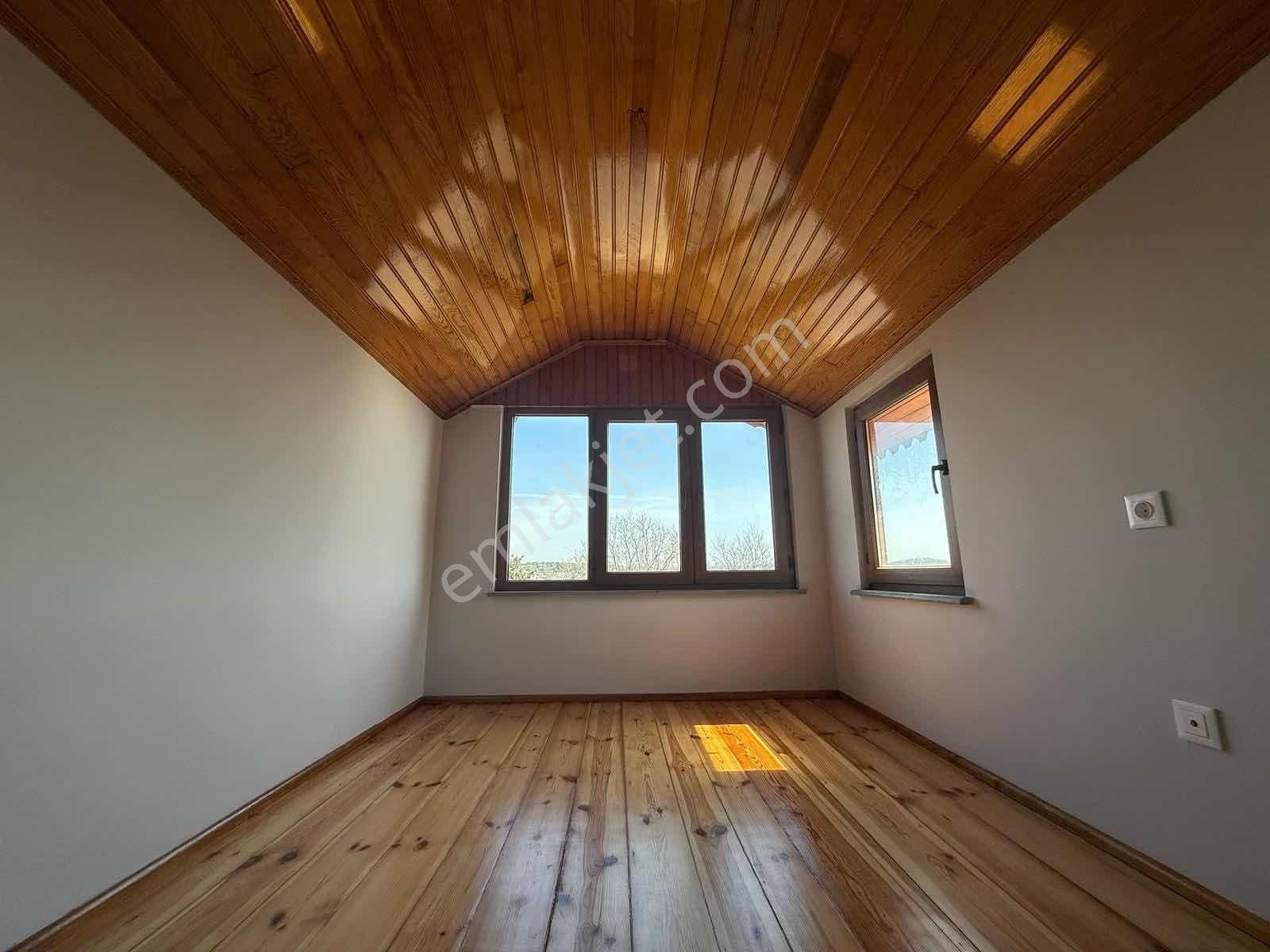 Boğaz Manzaralı Tünele Yakın Dubleks Daıre - Görsel 9