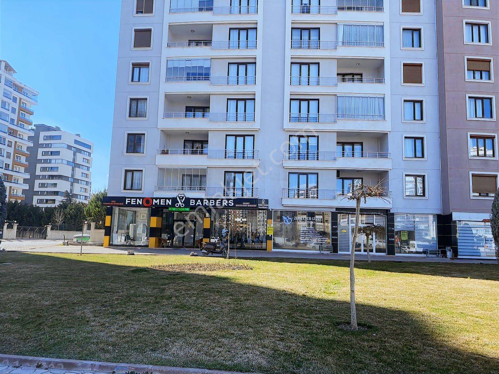 Şefikcan Caddesine Cephe Satılık Dükkan - Görsel 24