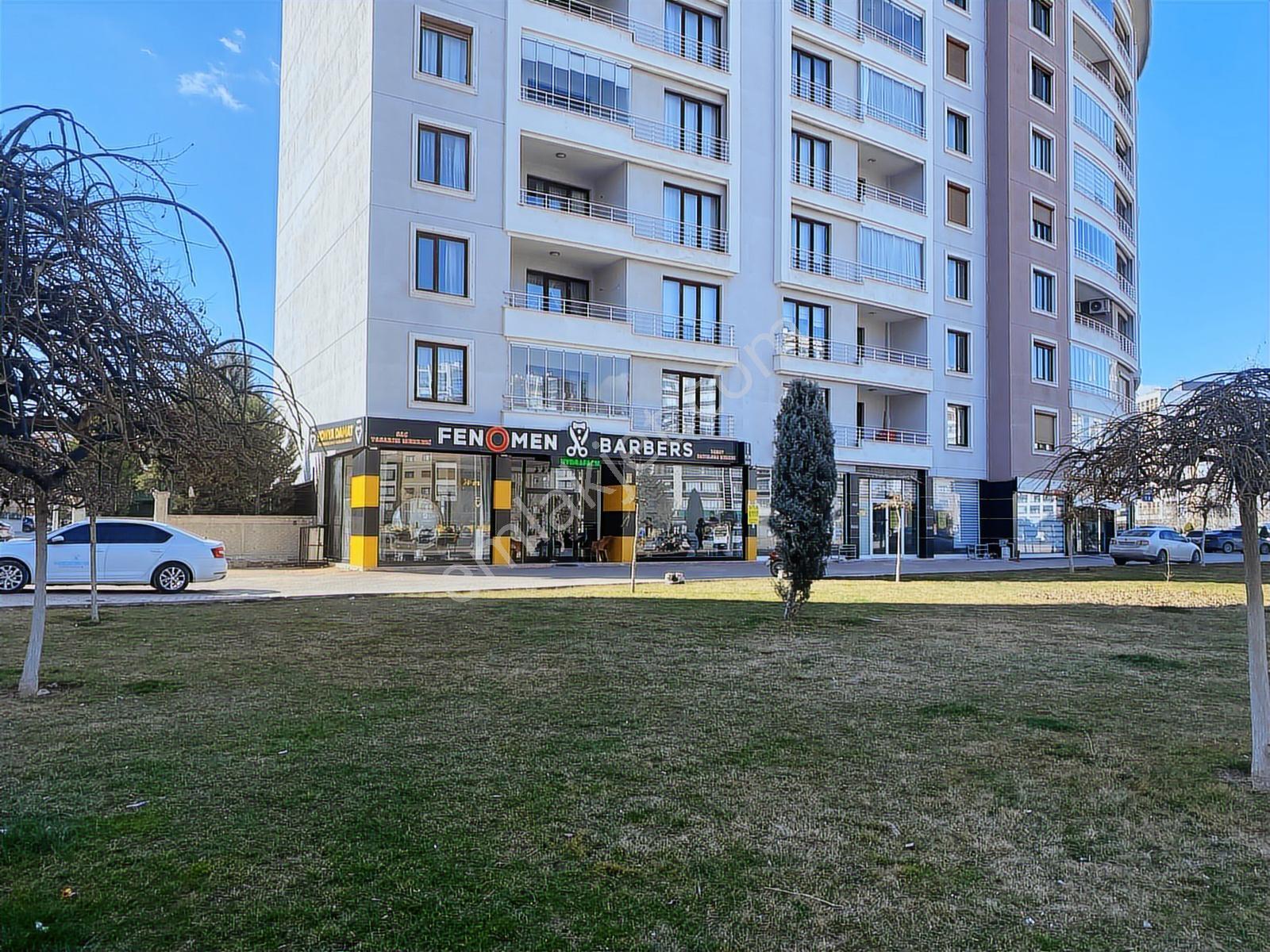 Şefikcan Caddesine Cephe Satılık Dükkan - Görsel 2