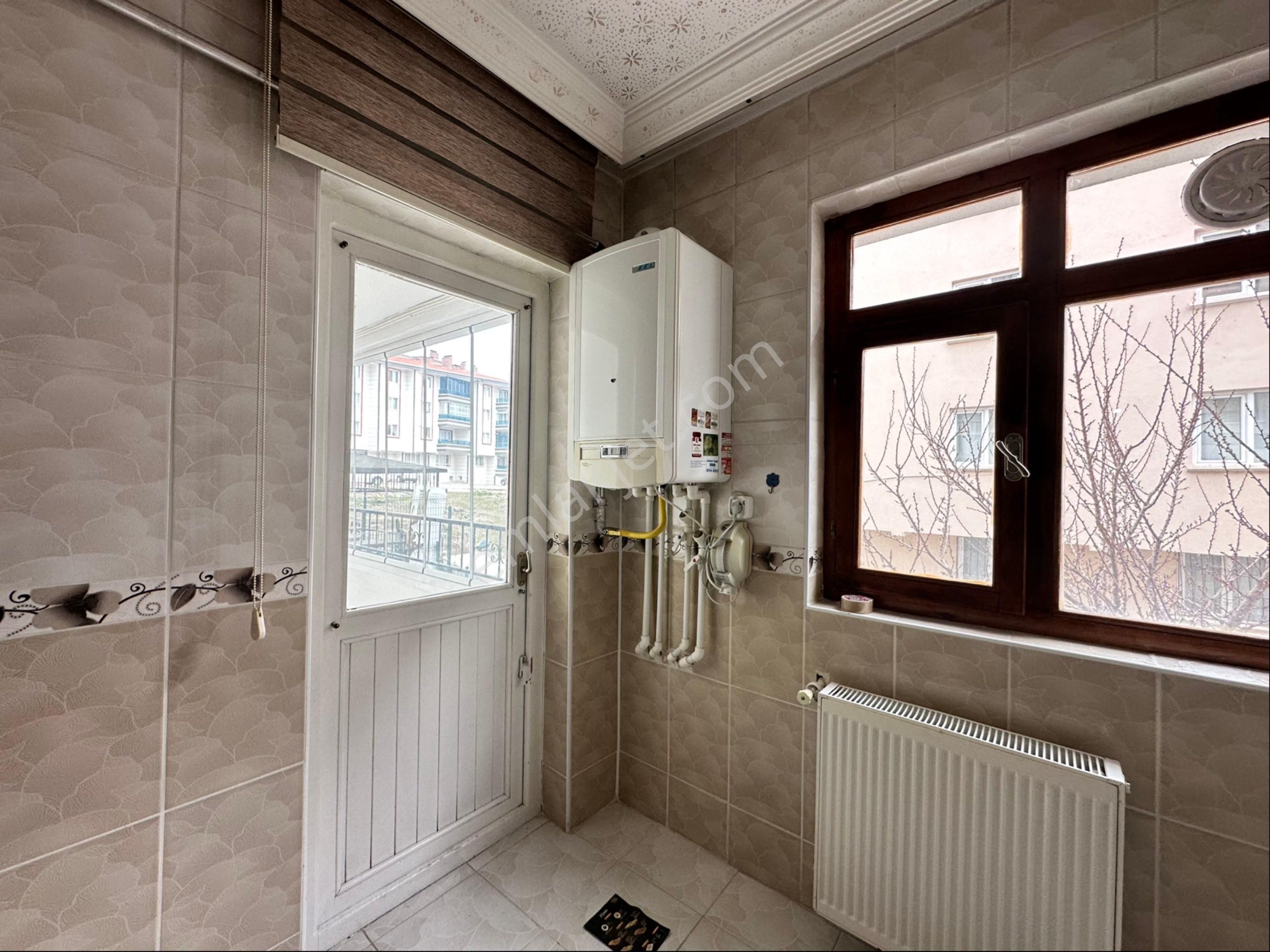 Karapürçekte Kiralık Kat Konumunda 3+1 Daire - Görsel 6