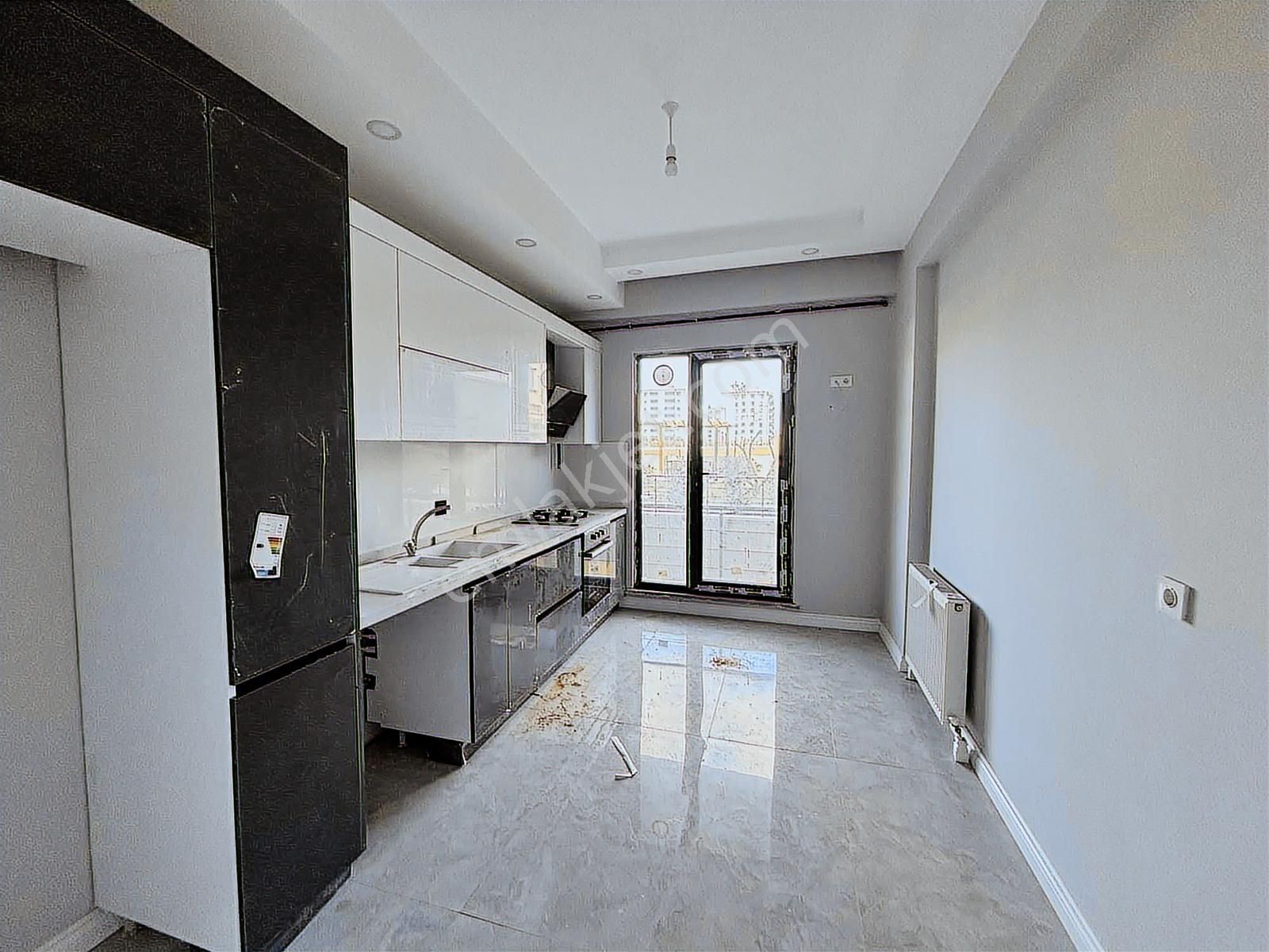 Fa Özbir'den Cumhuriyette 7/24 Güvenlikli Site İçi 2+1daire - Görsel 34