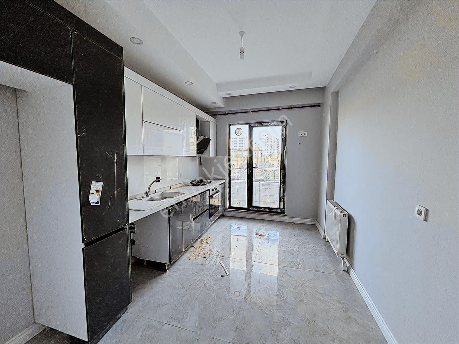 Fa Özbir'den Cumhuriyette 7/24 Güvenlikli Site İçi 2+1daire - Görsel 33