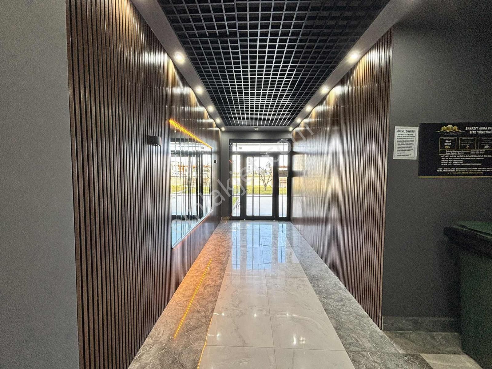 Fa Özbir'den Cumhuriyette 7/24 Güvenlikli Site İçi 2+1daire - Görsel 12